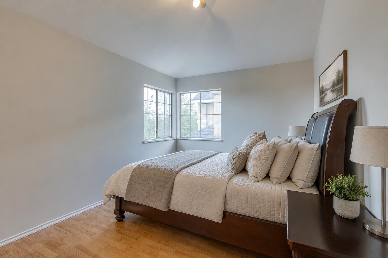 104 Ravine Drive, Port Moody, BC - Indoor Photo Showing Bedroom