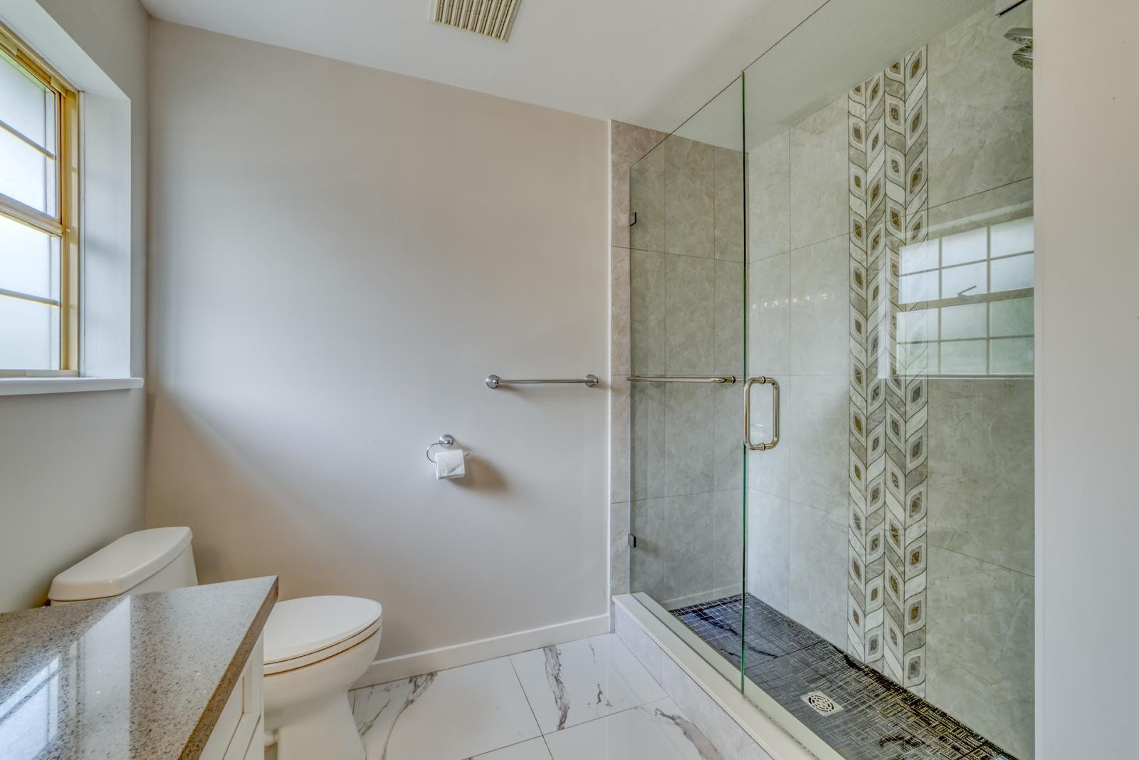 104 Ravine Drive, Port Moody, BC - Indoor Photo Showing Bathroom