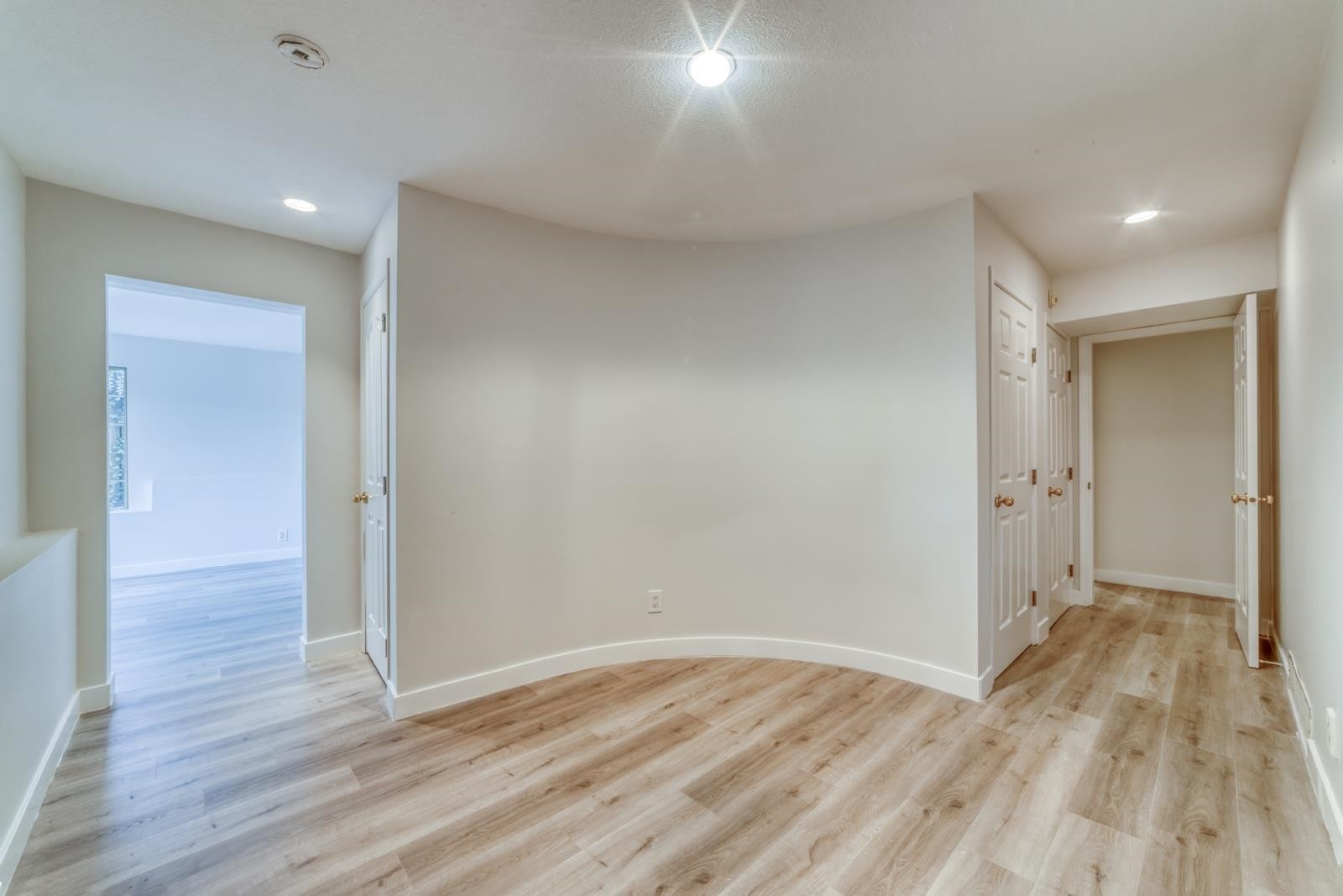 104 Ravine Drive, Port Moody, BC - Indoor Photo Showing Other Room