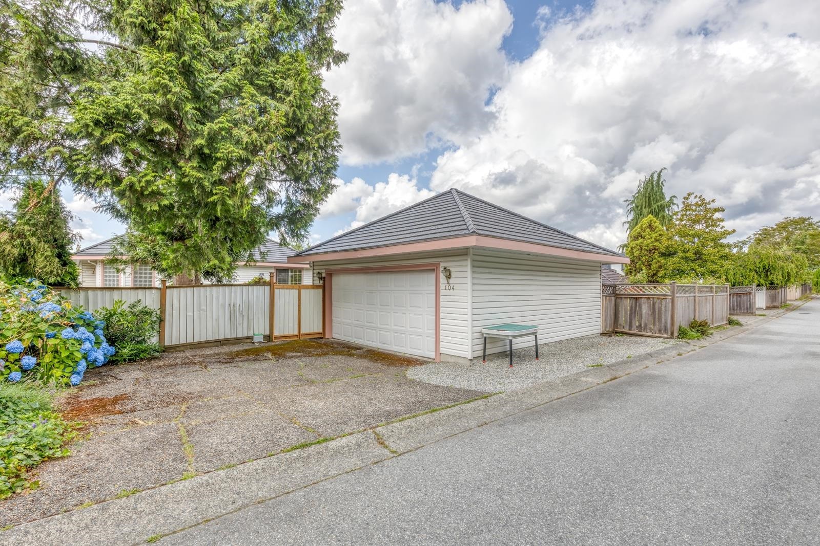 104 Ravine Drive, Port Moody, BC - Outdoor