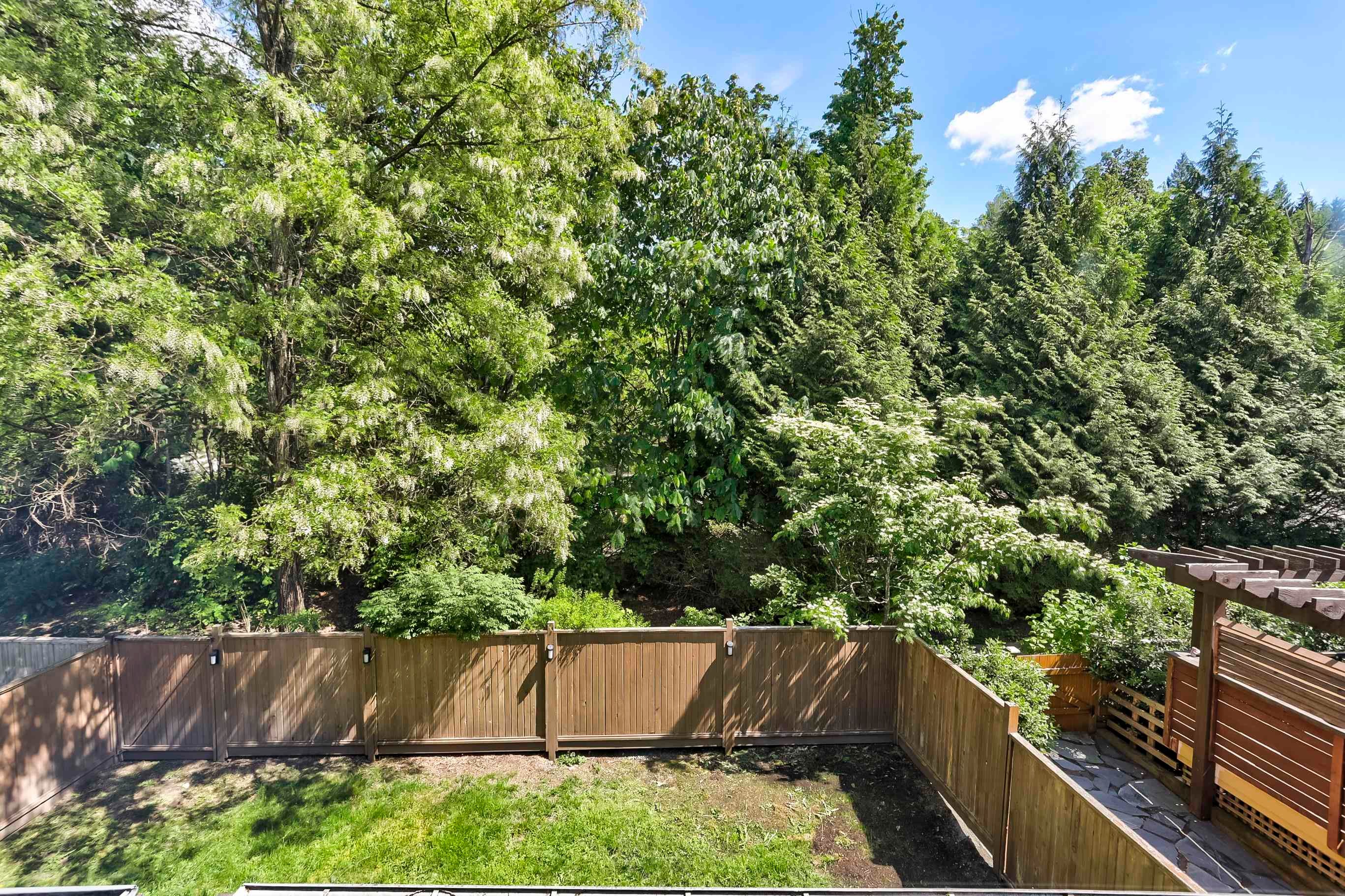 13866 229 Lane, Maple Ridge, BC - Outdoor