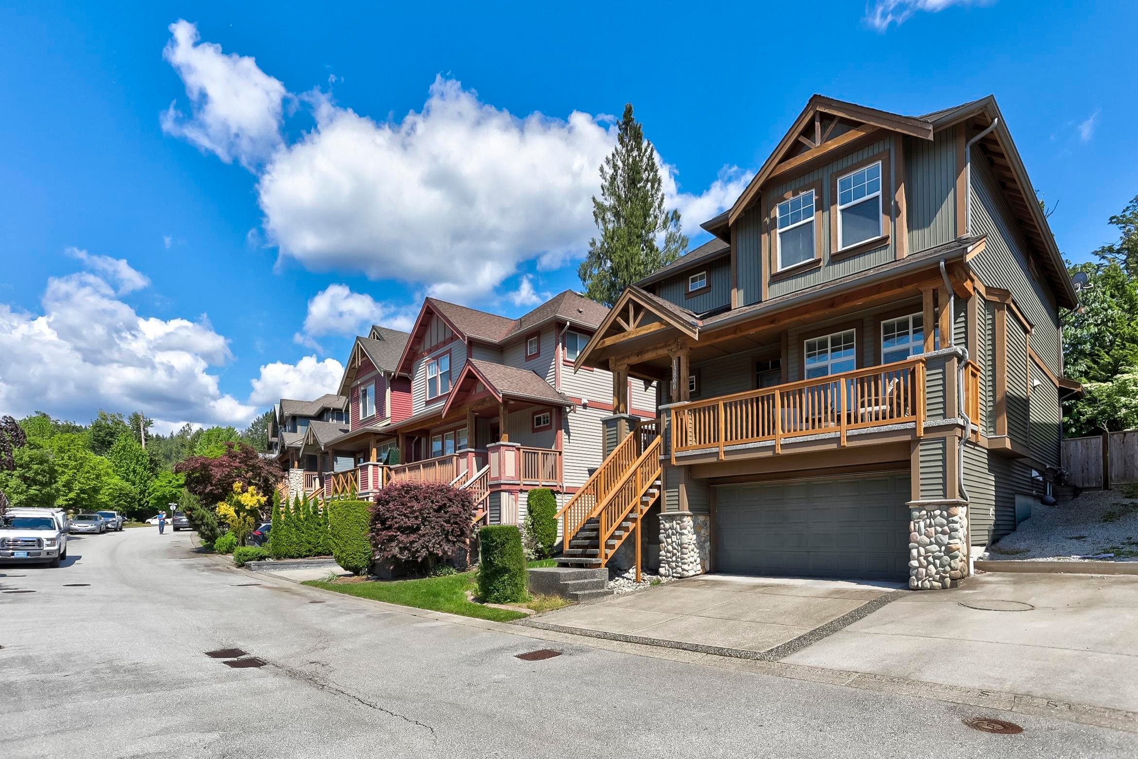 13866 229 Lane, Maple Ridge, BC - Outdoor With Facade