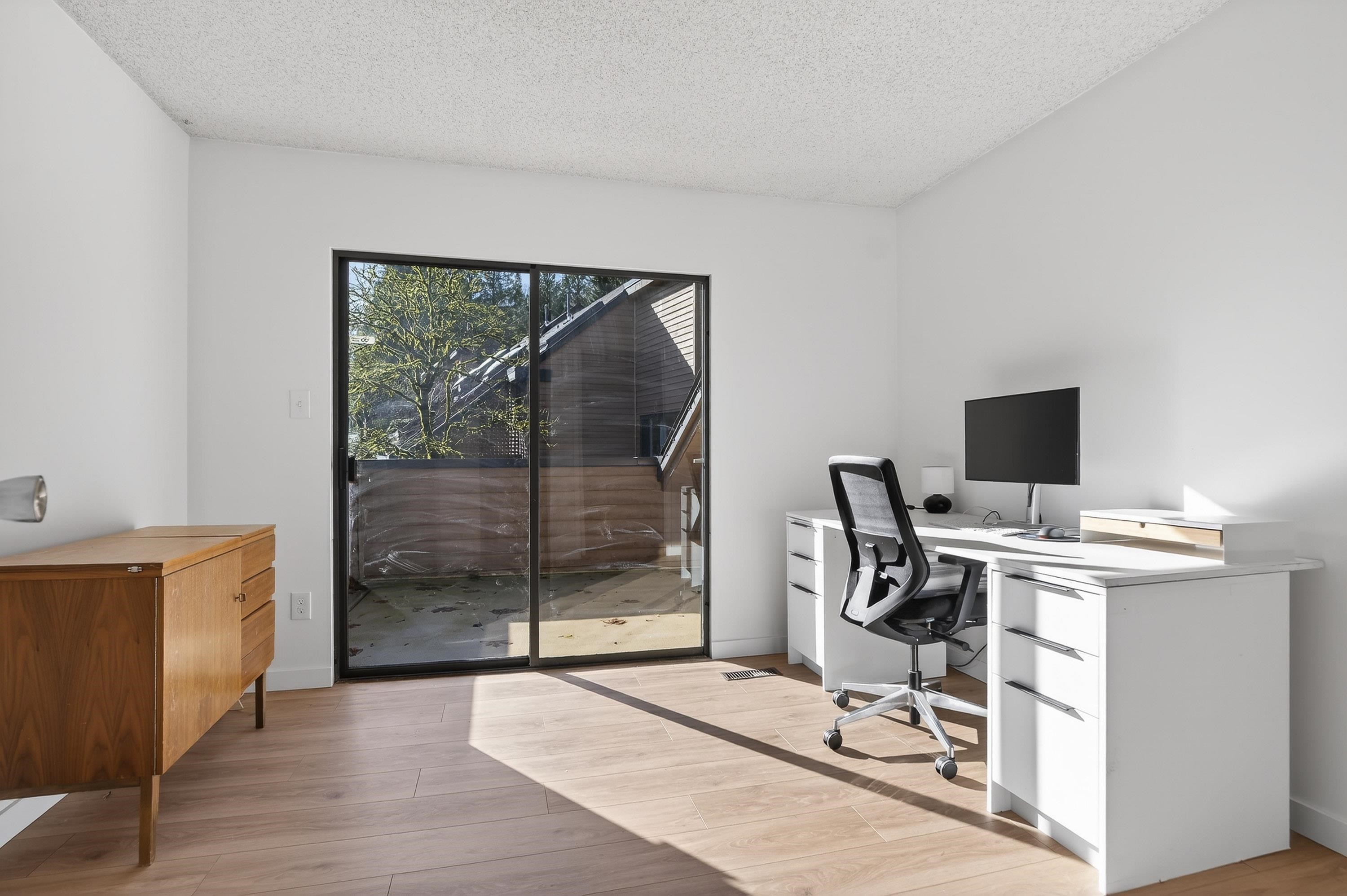 526 Cardiff Way, Port Moody, BC - Indoor Photo Showing Office