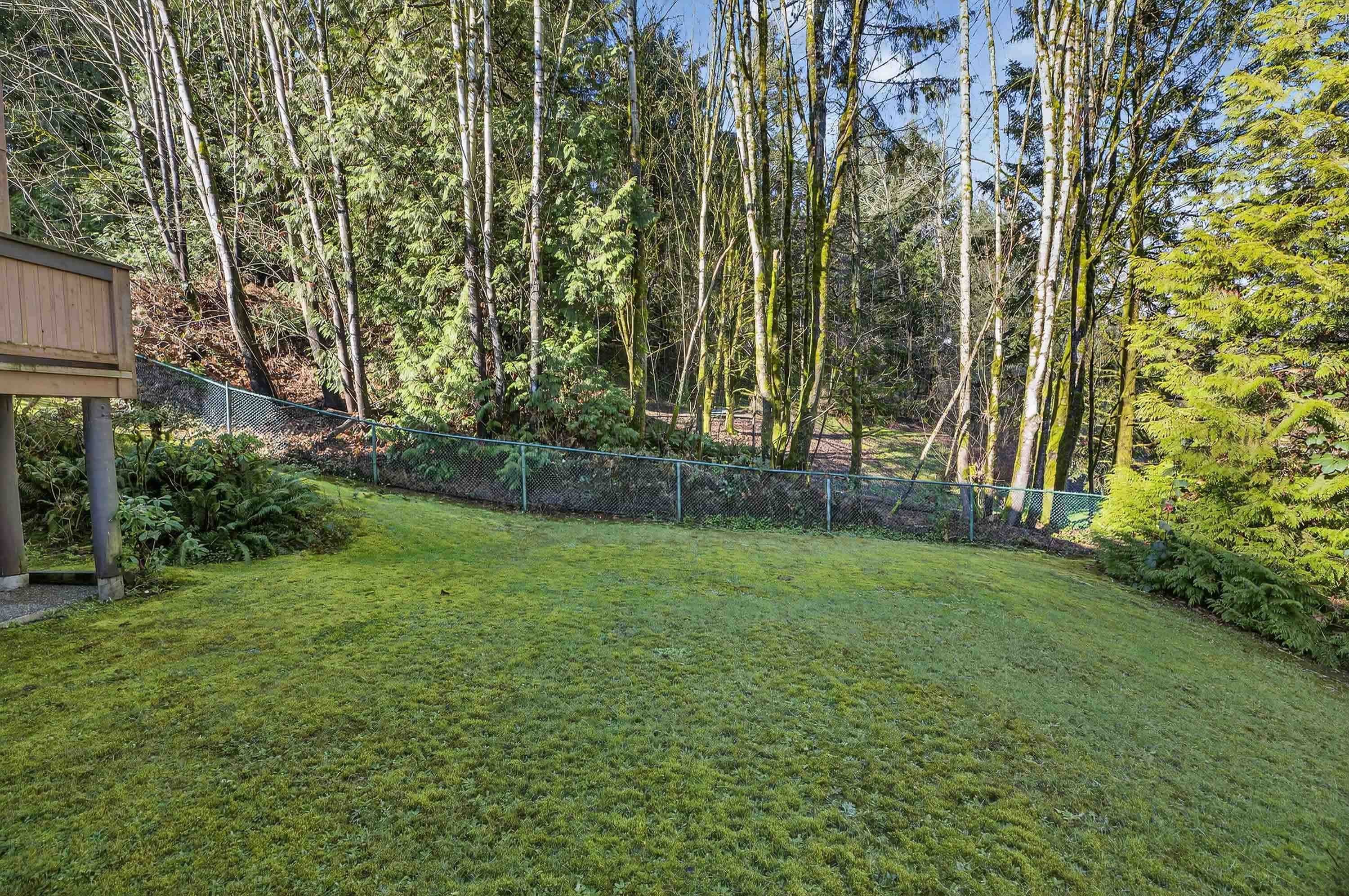 526 Cardiff Way, Port Moody, BC - Outdoor