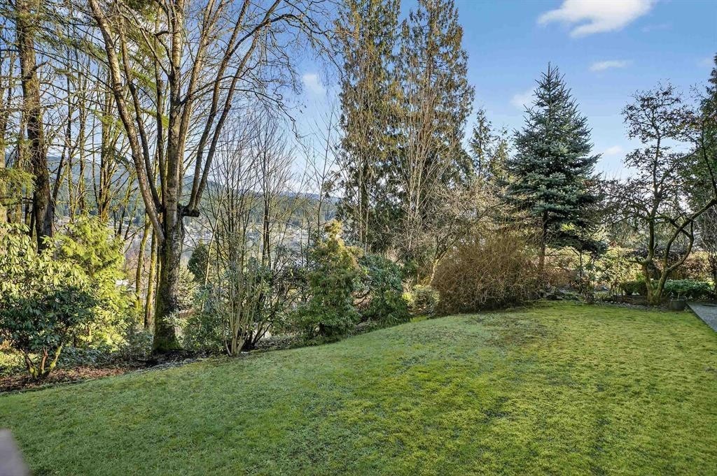 526 Cardiff Way, Port Moody, BC - Outdoor