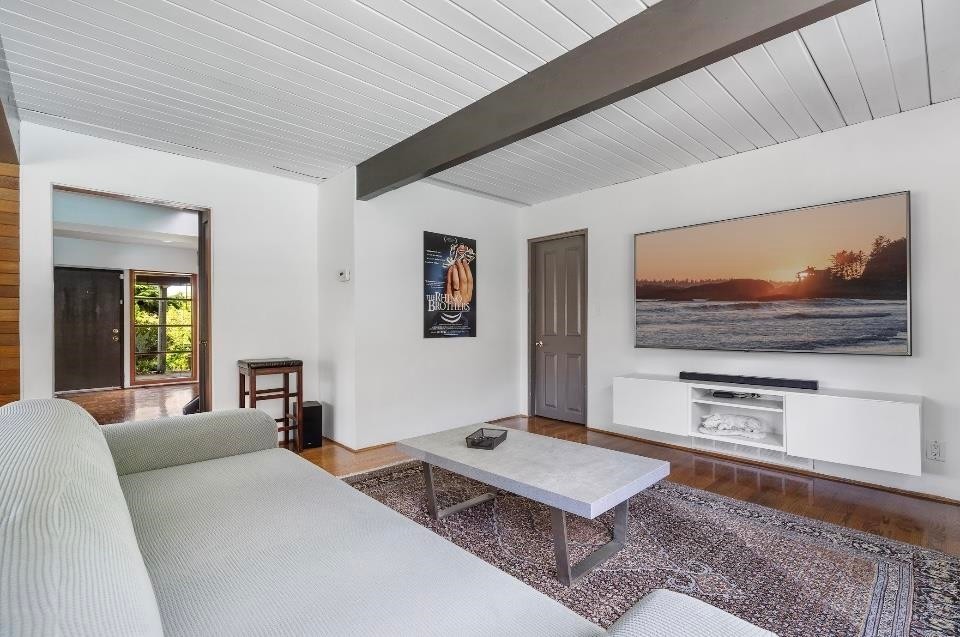442 Monteray Avenue, North Vancouver, BC - Indoor Photo Showing Living Room