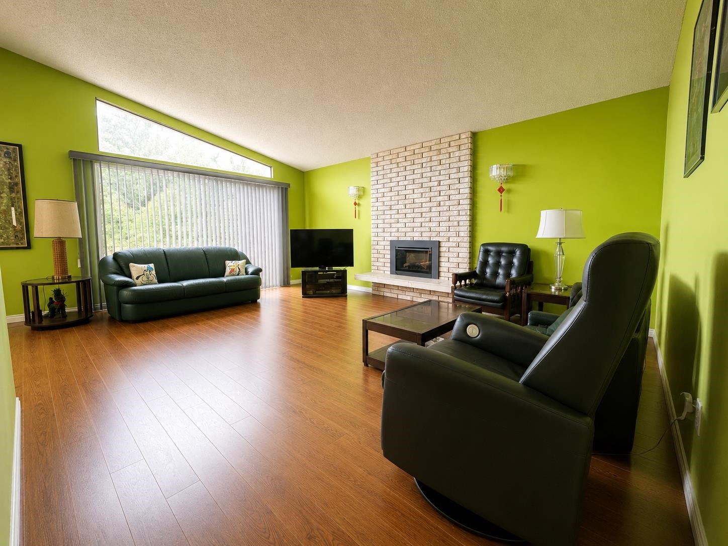 6300 Constable Drive, Richmond, BC - Indoor Photo Showing Living Room With Fireplace