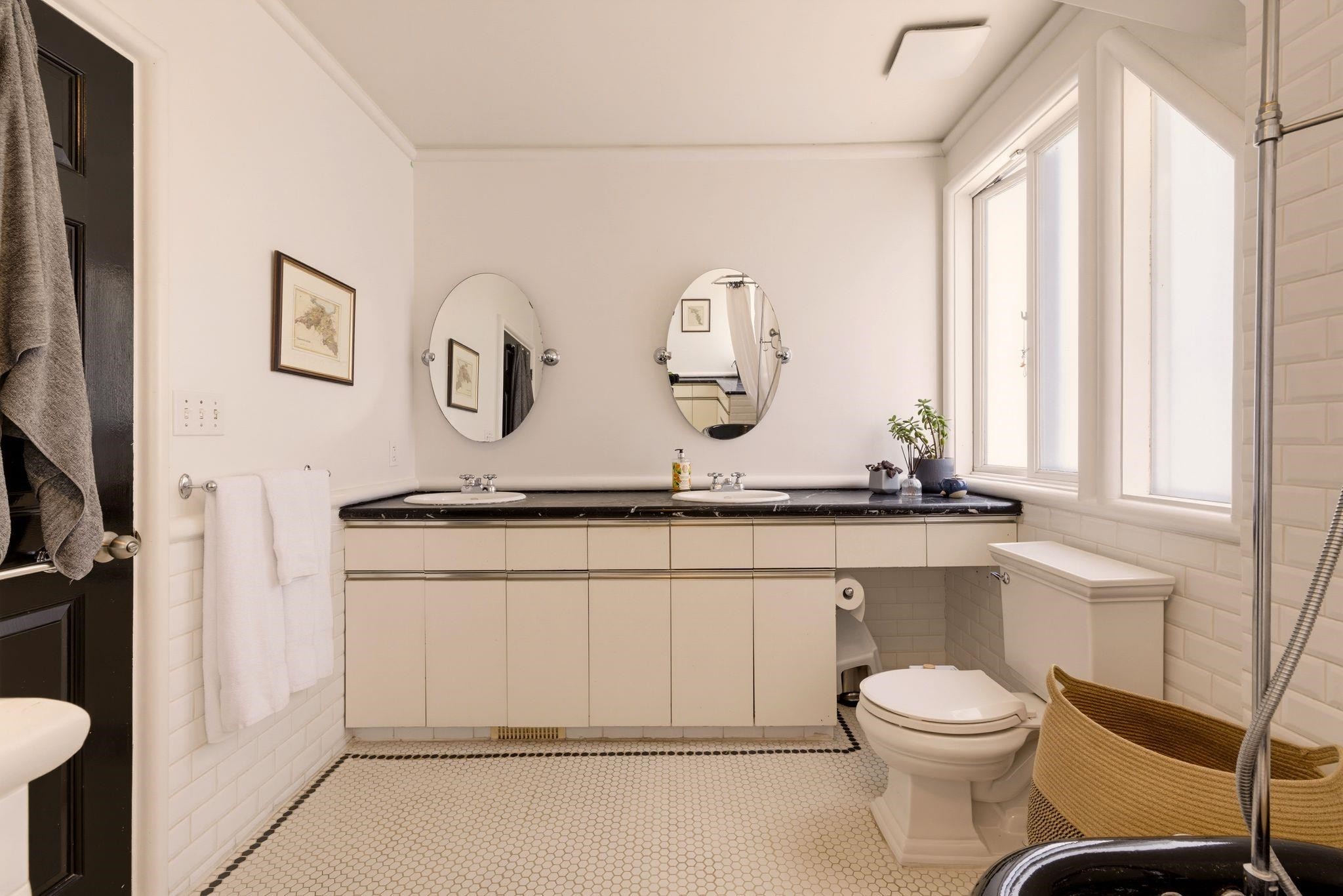 2636 Hemlock Street, Vancouver, BC - Indoor Photo Showing Bathroom