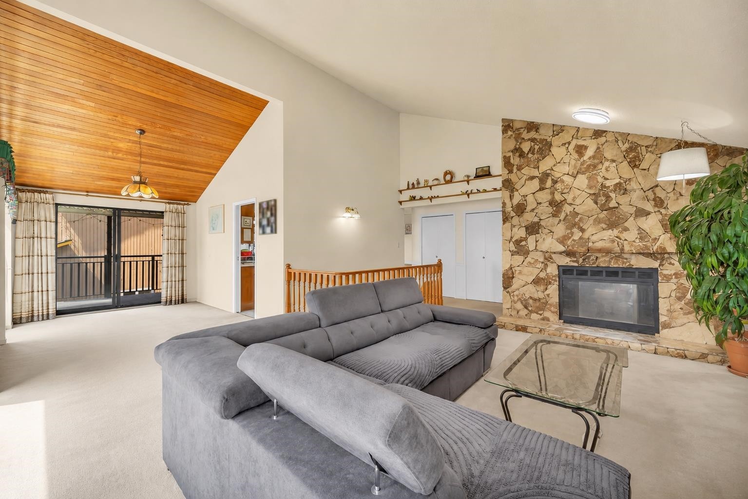 415 Goyer Court, Coquitlam, BC - Indoor Photo Showing Living Room With Fireplace