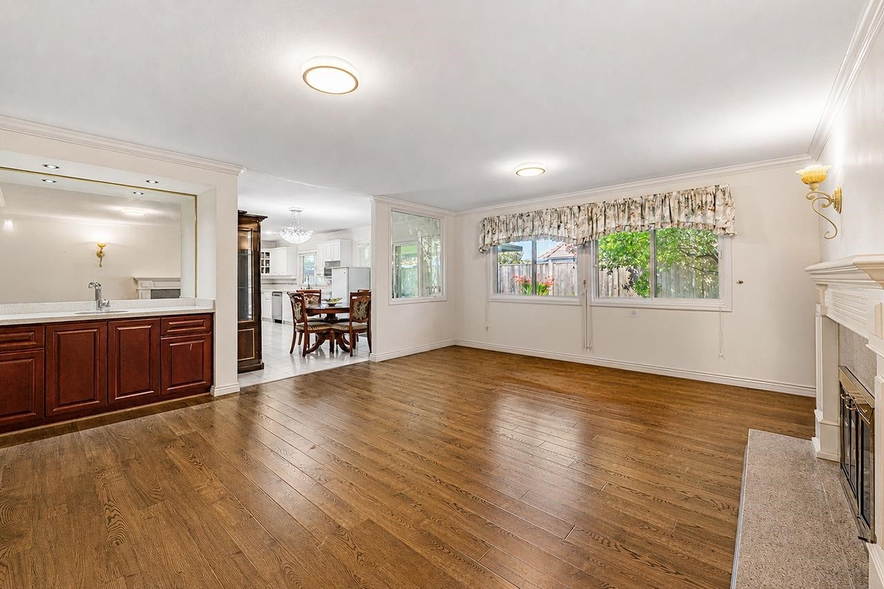 8511 Littlemore Place, Richmond, BC - Indoor