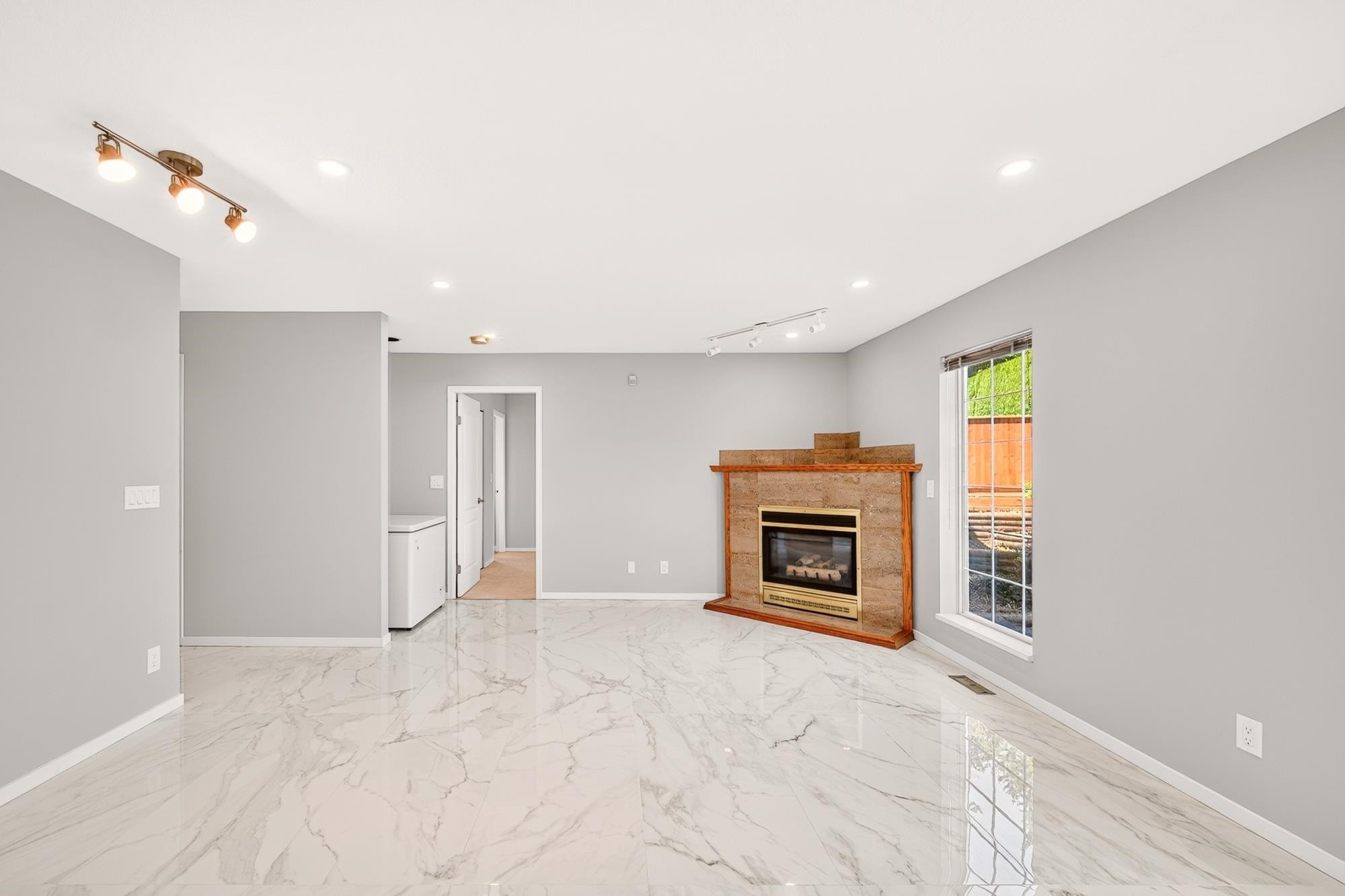 1237 Durant Drive, Coquitlam, BC - Indoor Photo Showing Other Room With Fireplace