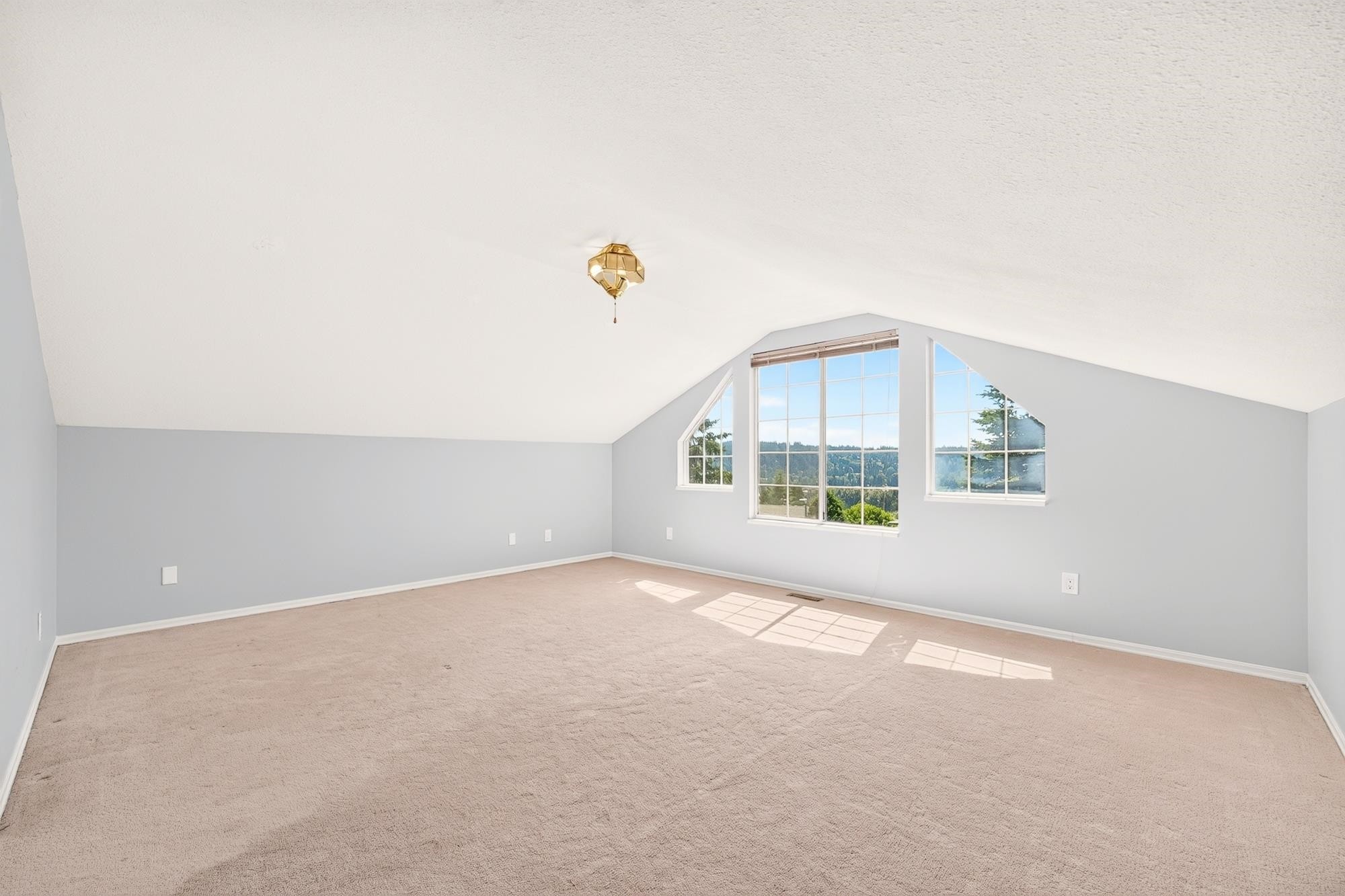 1237 Durant Drive, Coquitlam, BC - Indoor Photo Showing Other Room