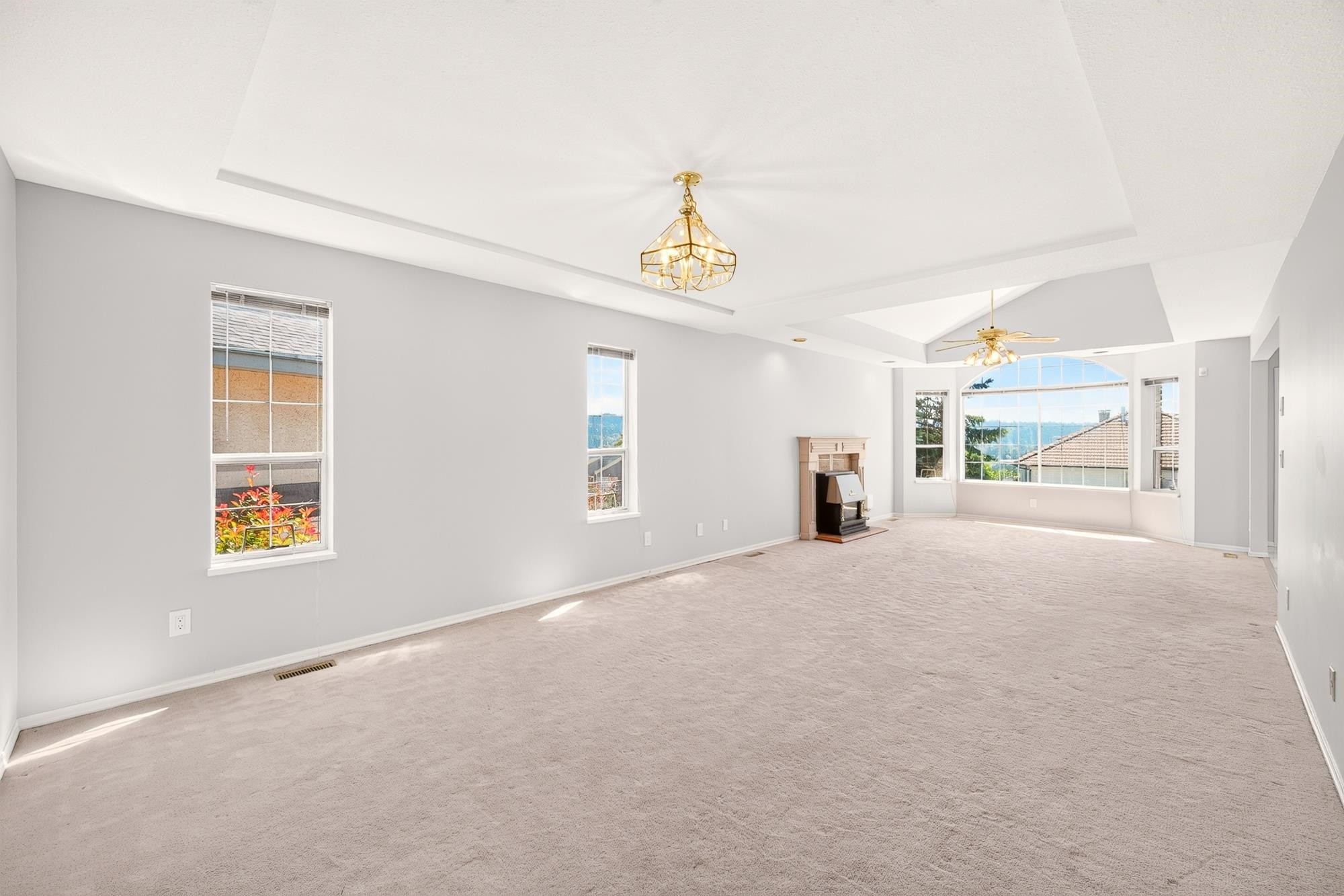 1237 Durant Drive, Coquitlam, BC - Indoor Photo Showing Other Room
