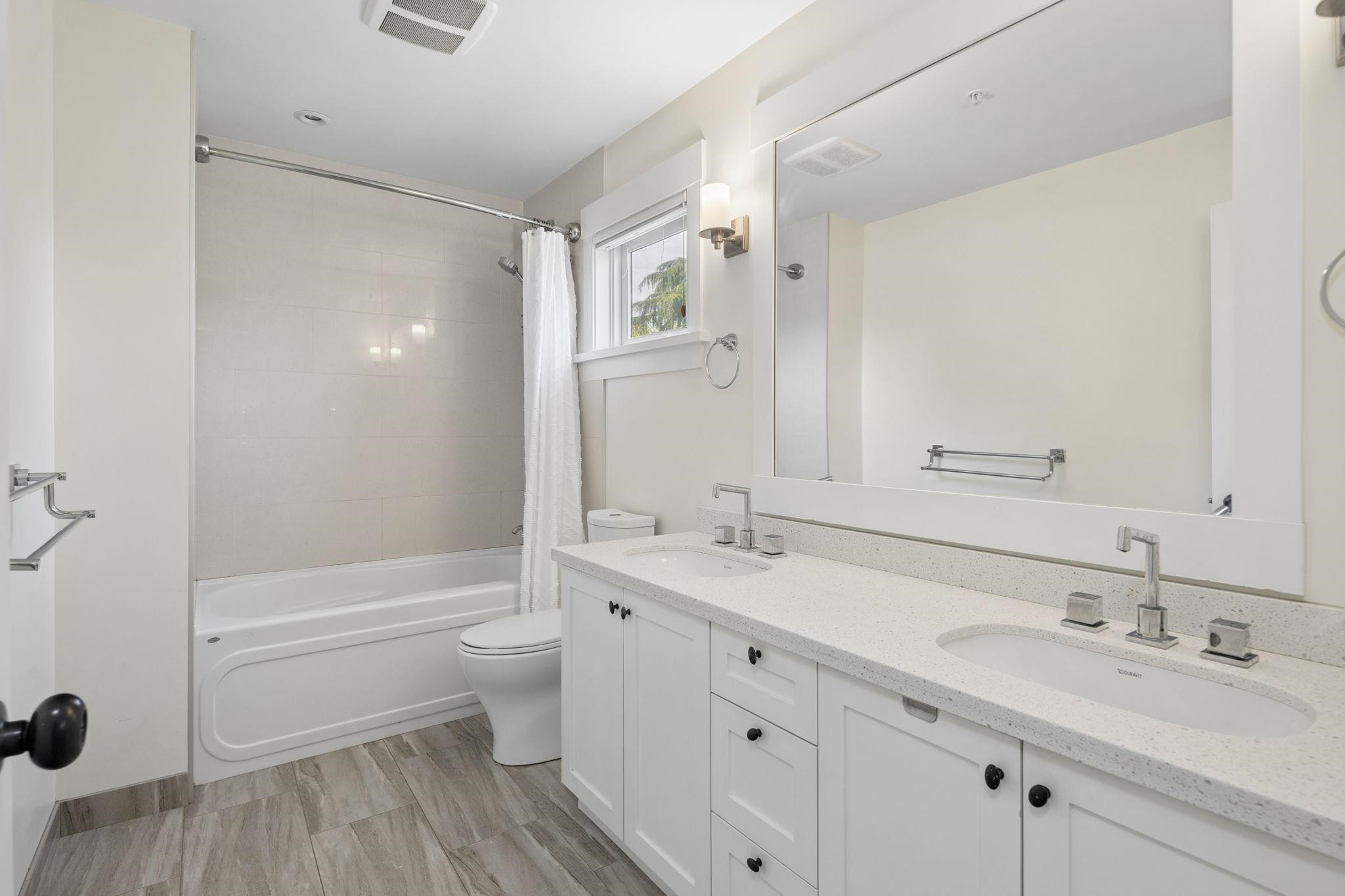 3541 8Th Avenue W, Vancouver, BC - Indoor Photo Showing Bathroom