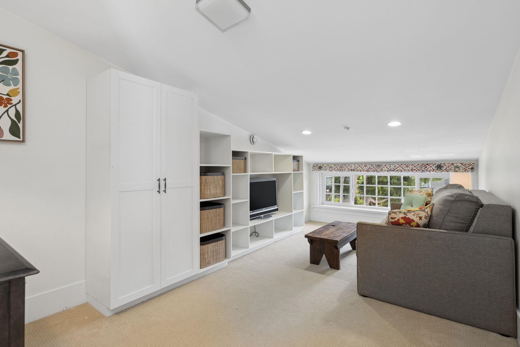 3541 8Th Avenue W, Vancouver, BC - Indoor