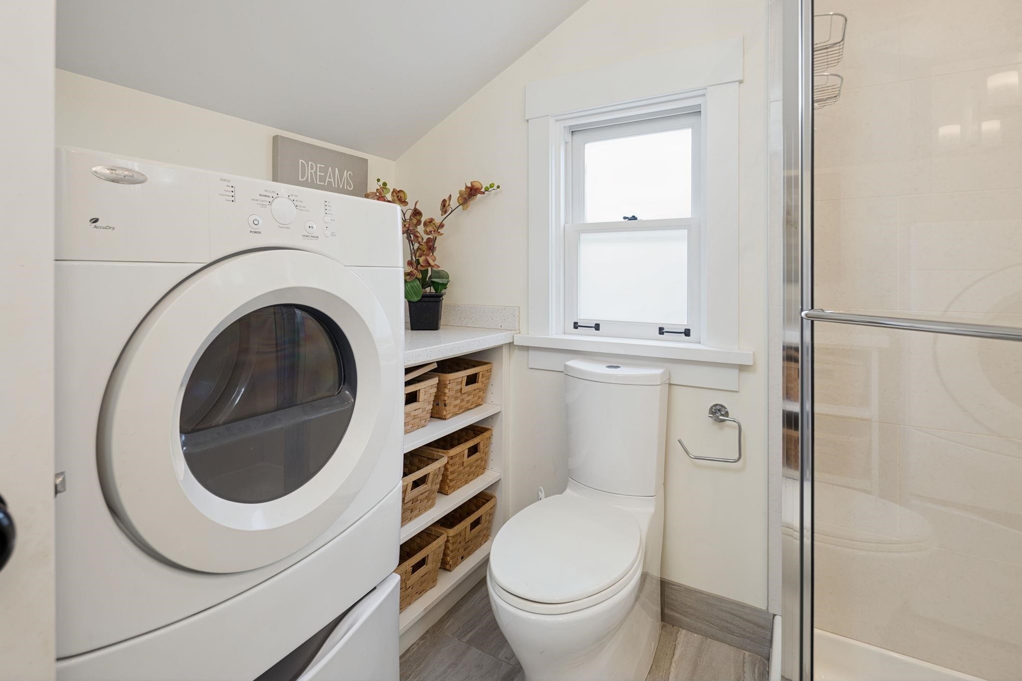 3541 8Th Avenue W, Vancouver, BC - Indoor Photo Showing Laundry Room