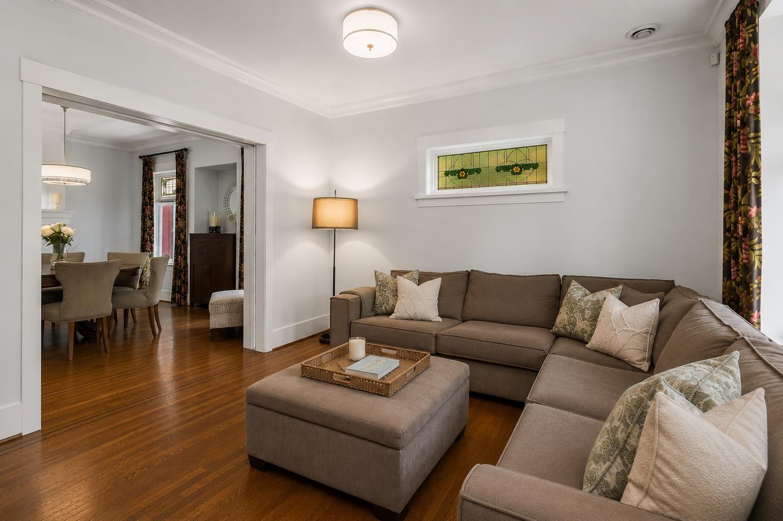 3541 8Th Avenue W, Vancouver, BC - Indoor Photo Showing Living Room