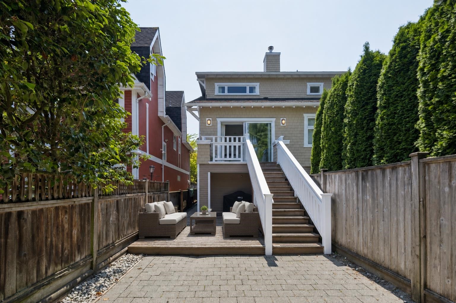 3541 8Th Avenue W, Vancouver, BC - Outdoor