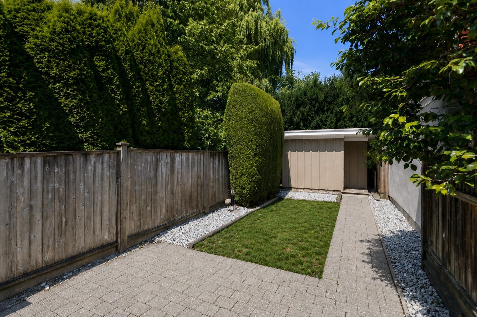 3541 8Th Avenue W, Vancouver, BC - Outdoor