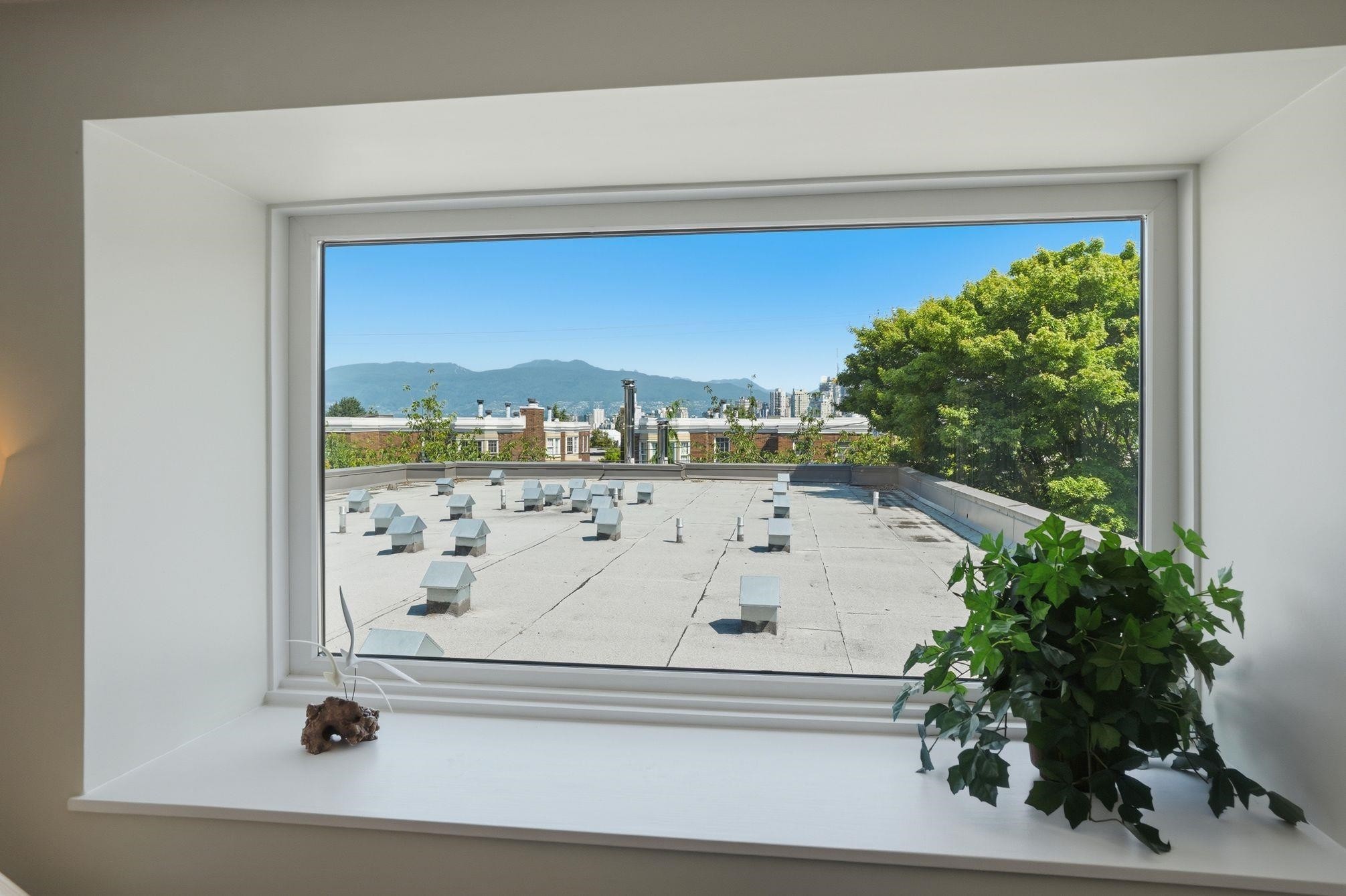 1344 7Th Avenue W, Vancouver, BC - Indoor