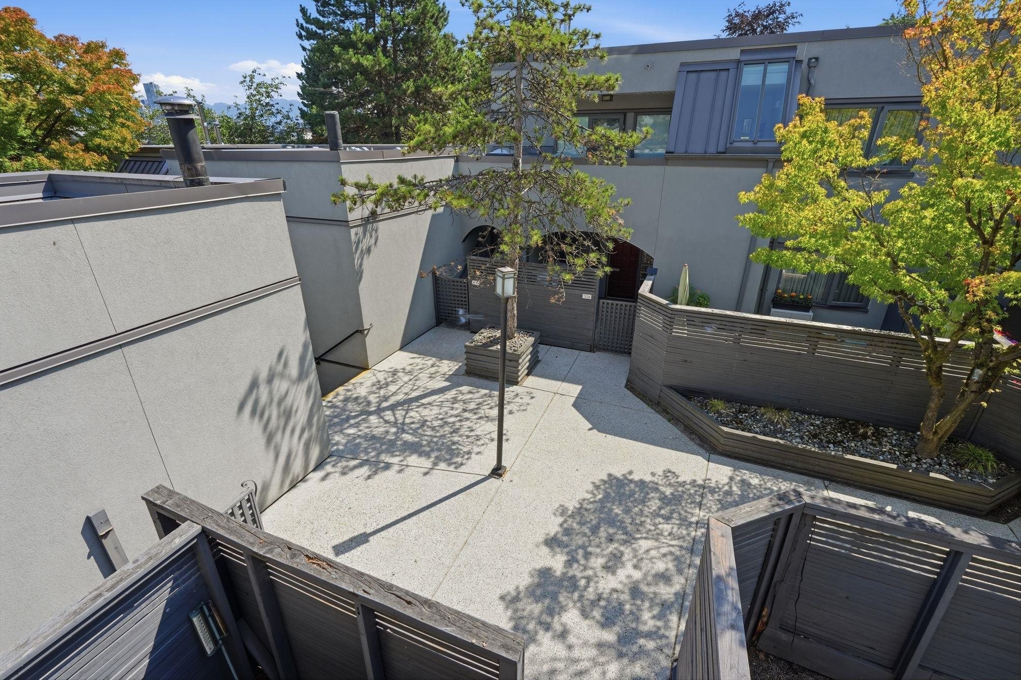 1344 7Th Avenue W, Vancouver, BC - Outdoor