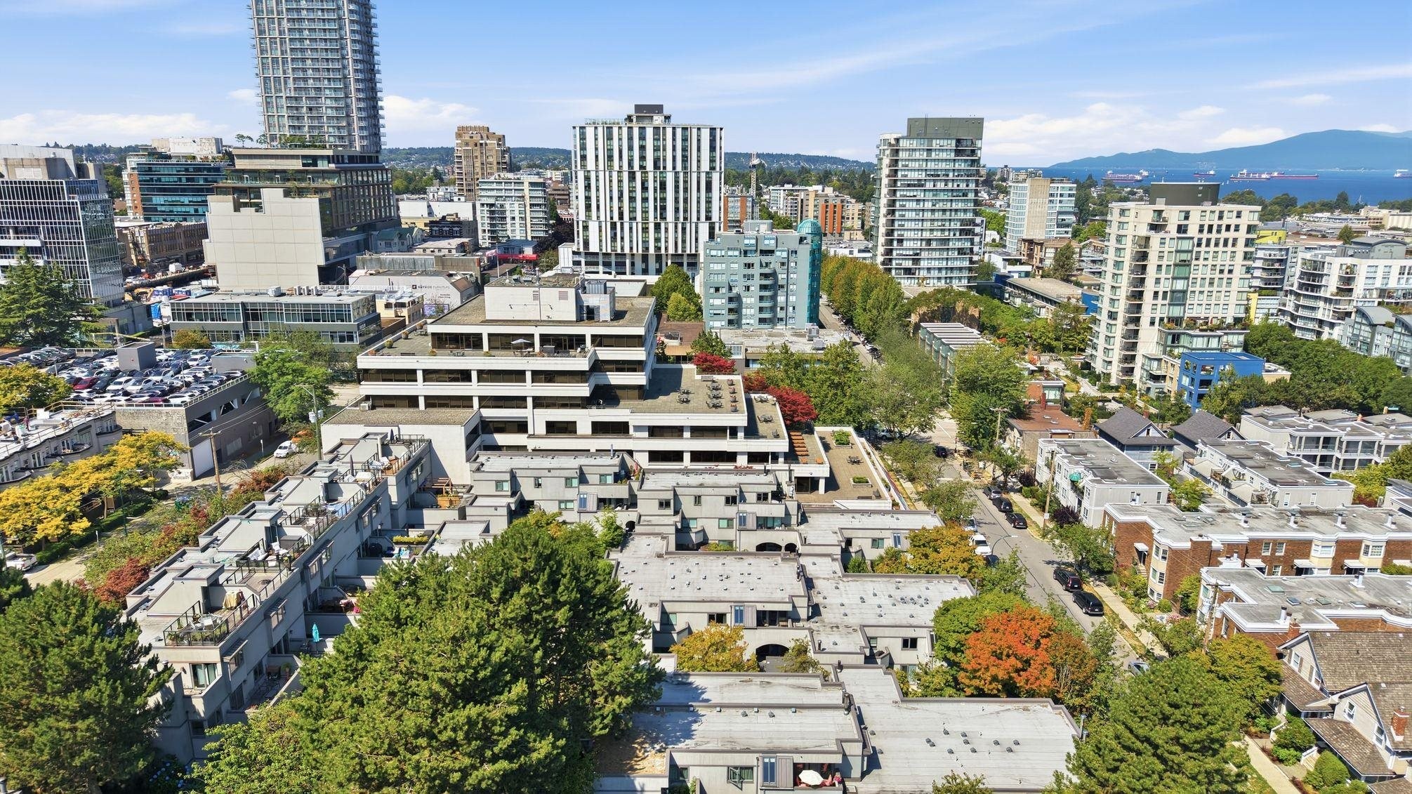 1344 7Th Avenue W, Vancouver, BC - Outdoor With View