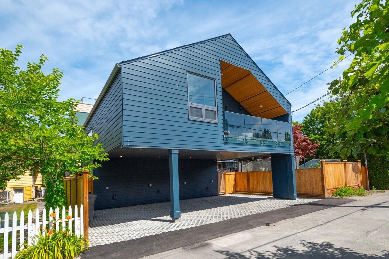 3122 11Th Avenue W, Vancouver, BC - Outdoor