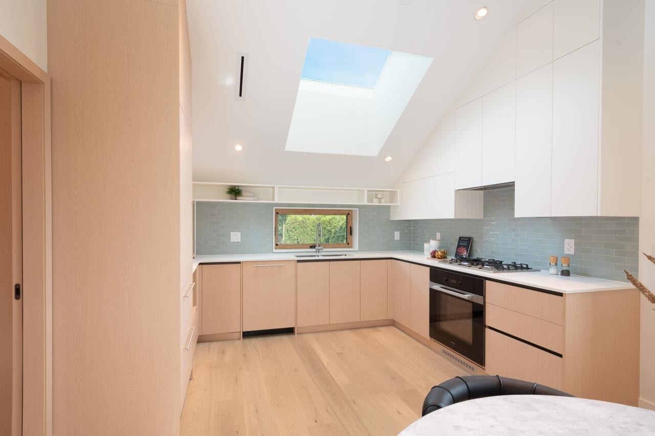 3122 11Th Avenue W, Vancouver, BC - Indoor Photo Showing Kitchen With Upgraded Kitchen