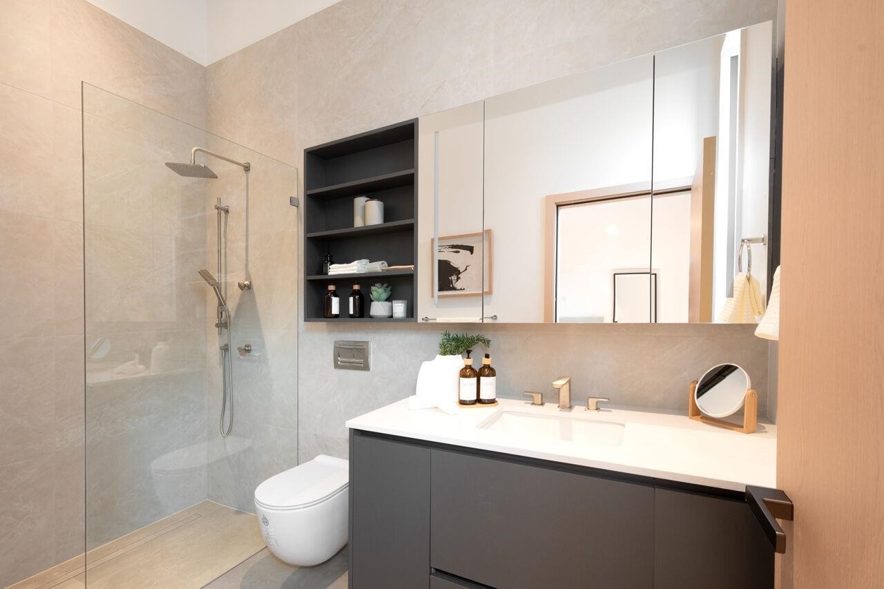 3122 11Th Avenue W, Vancouver, BC - Indoor Photo Showing Bathroom