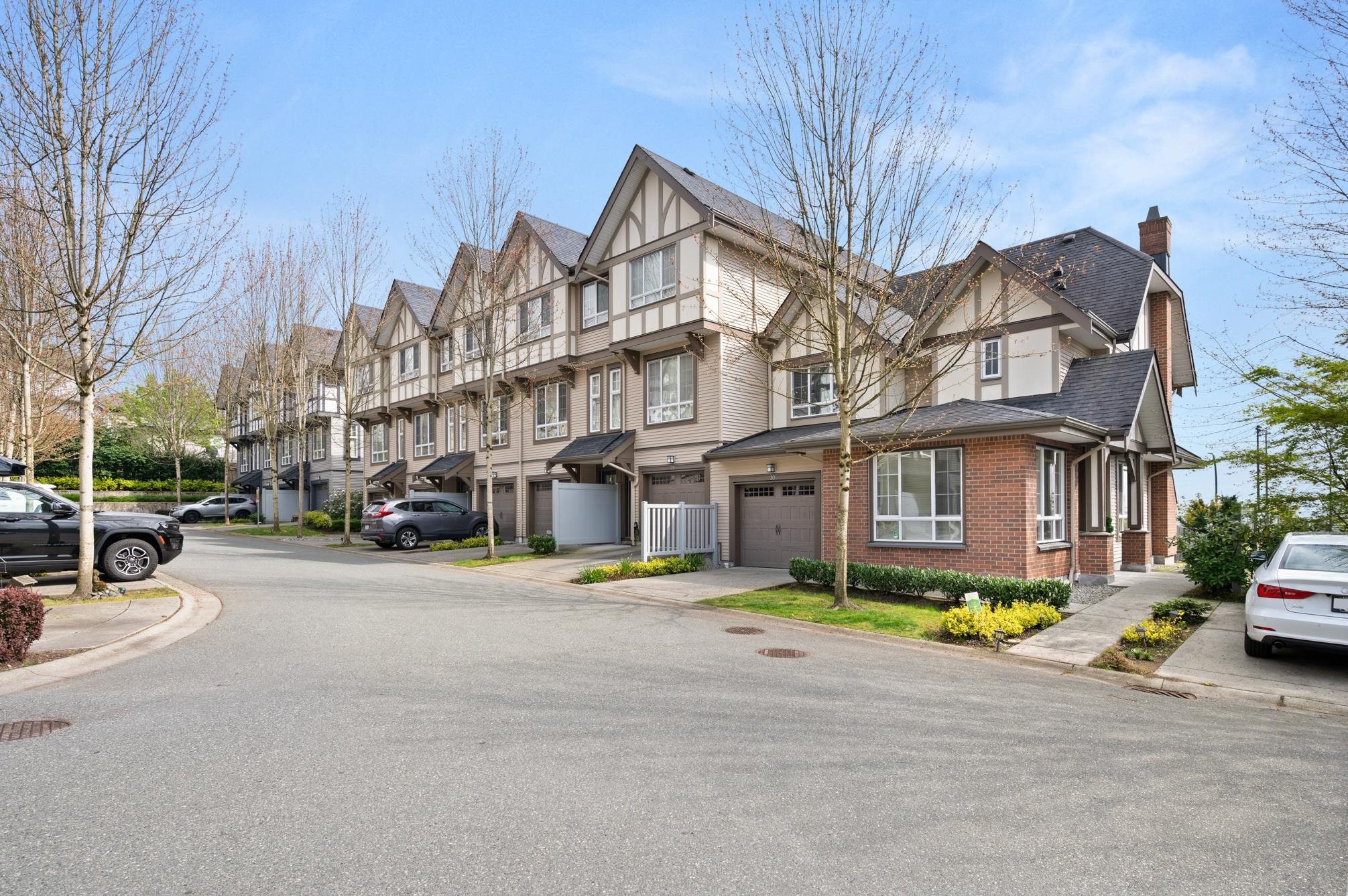 27-1338 Hames Crescent, Coquitlam, BC - Outdoor With Facade