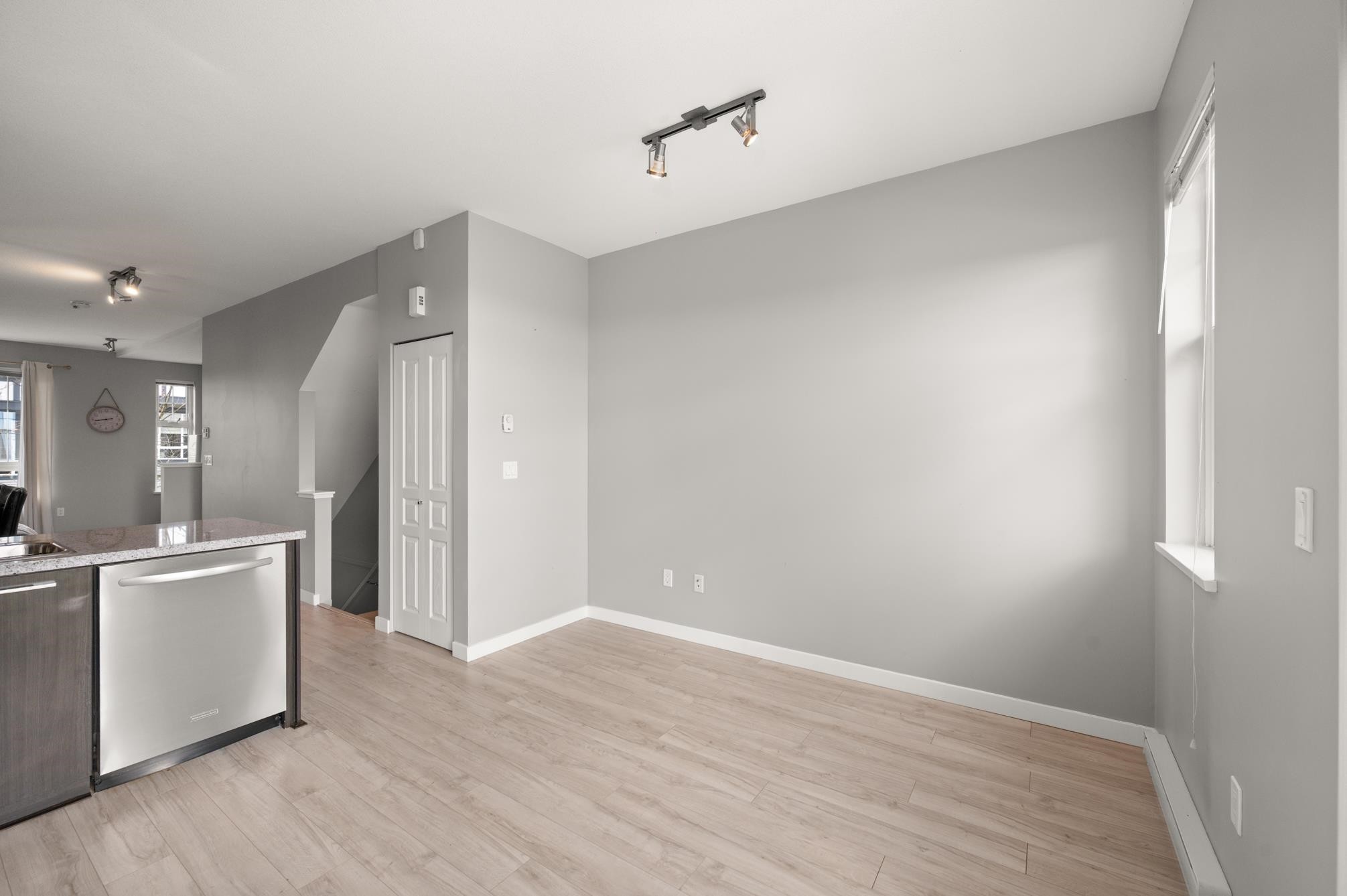 27-1338 Hames Crescent, Coquitlam, BC - Indoor Photo Showing Other Room