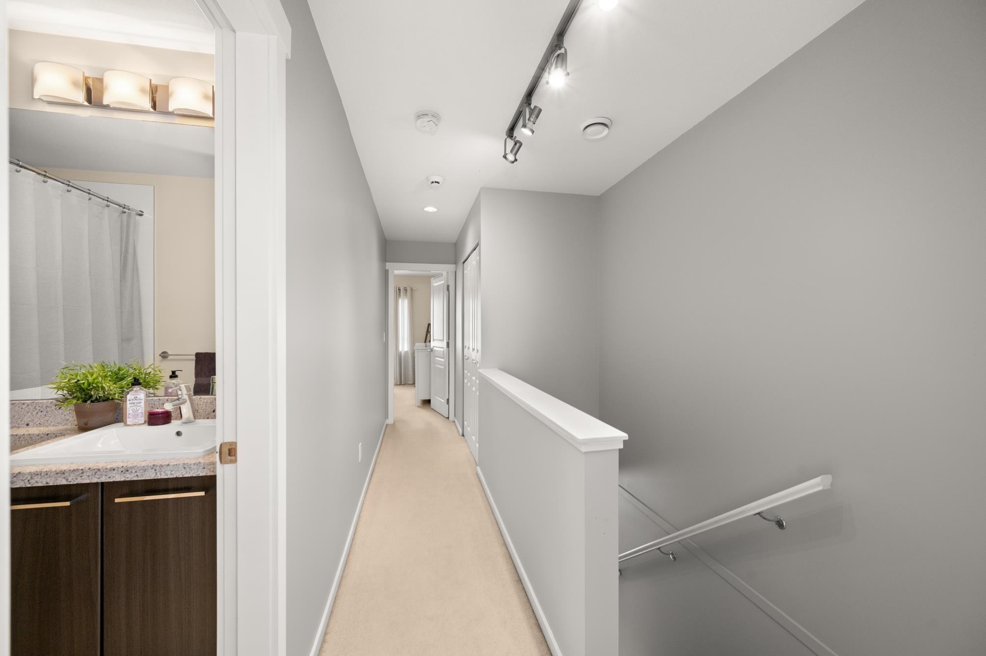 27-1338 Hames Crescent, Coquitlam, BC - Indoor Photo Showing Other Room