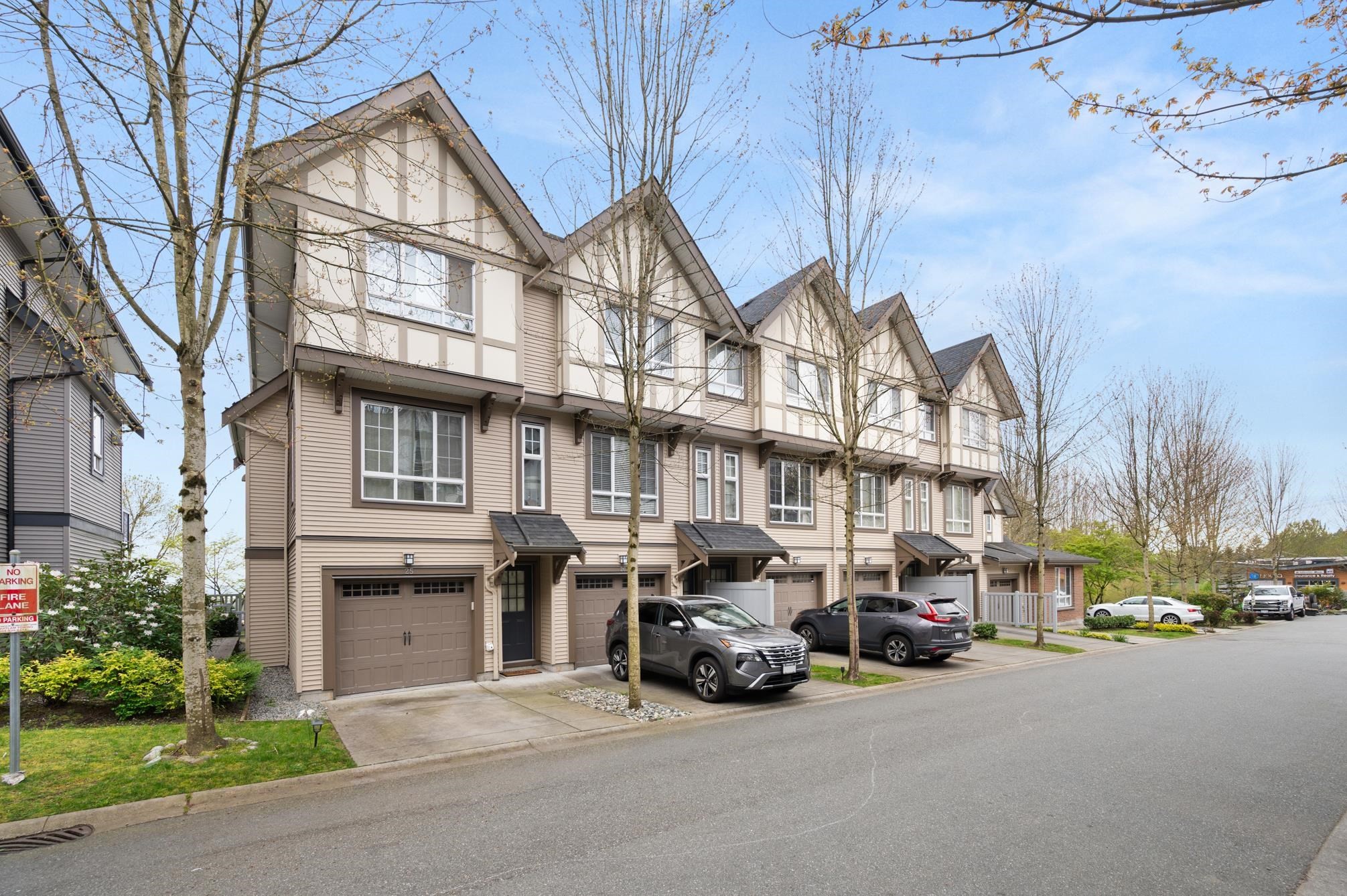 27-1338 Hames Crescent, Coquitlam, BC - Outdoor With Facade