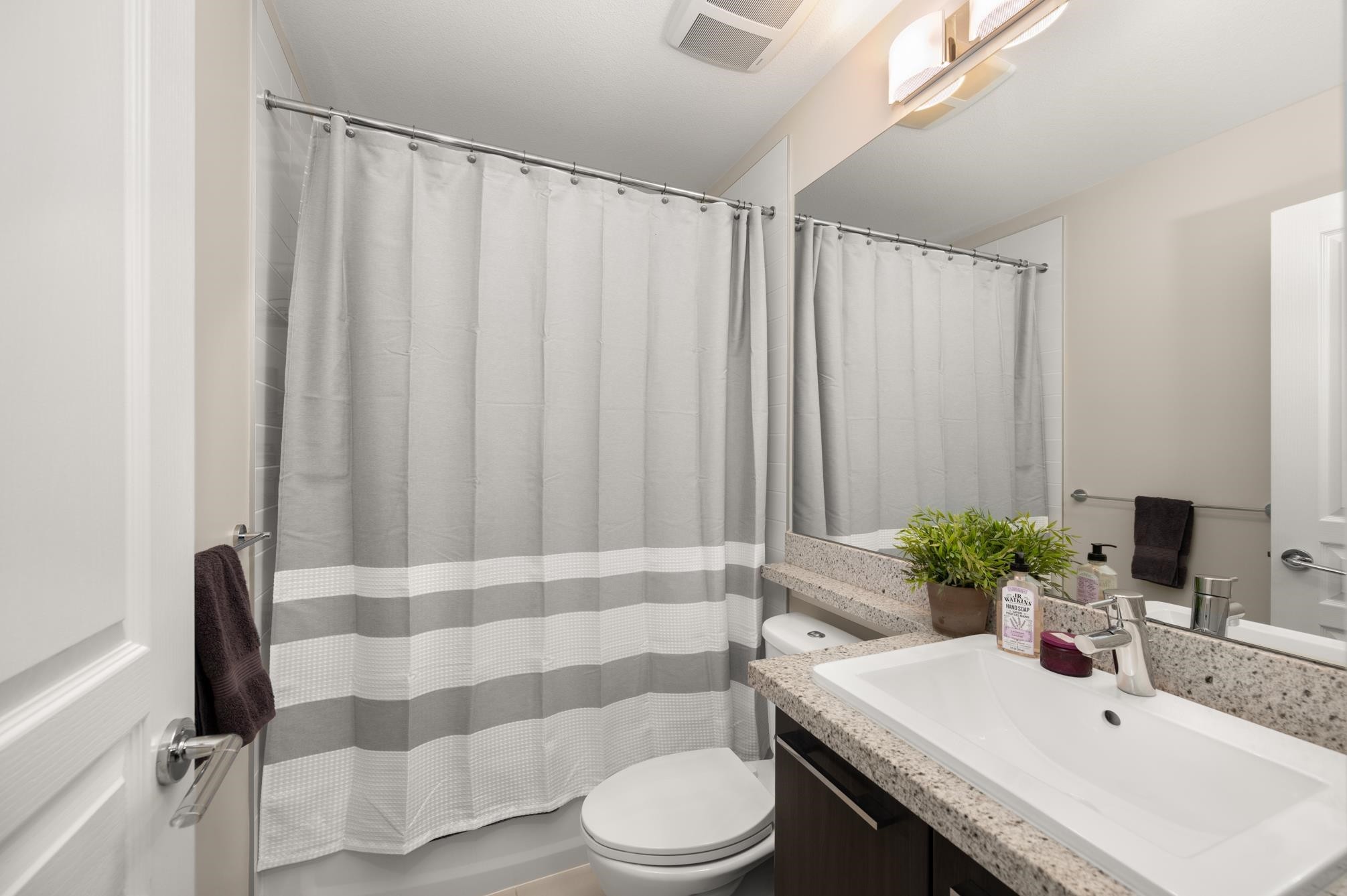 27-1338 Hames Crescent, Coquitlam, BC - Indoor Photo Showing Bathroom