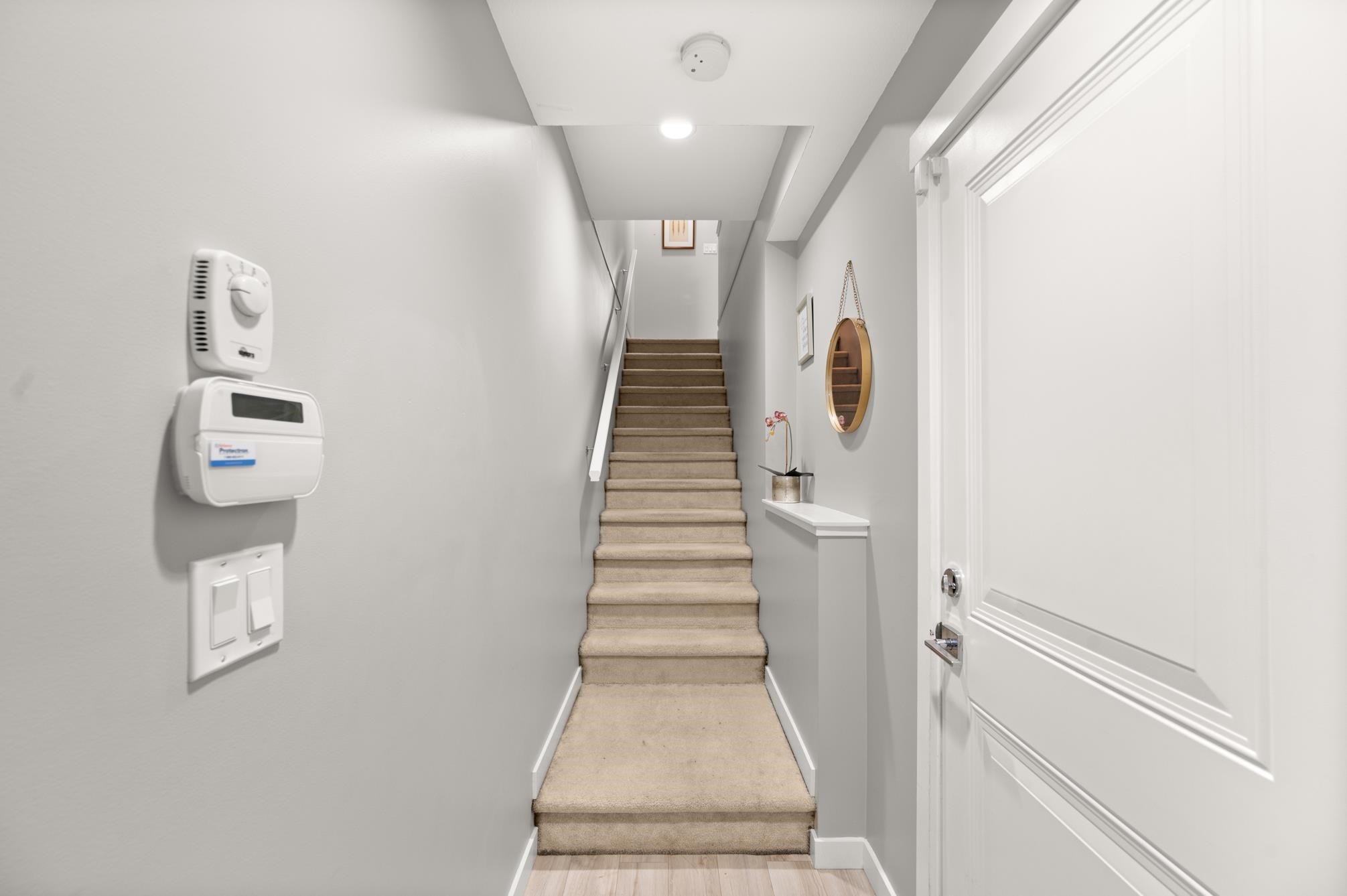 27-1338 Hames Crescent, Coquitlam, BC - Indoor Photo Showing Other Room
