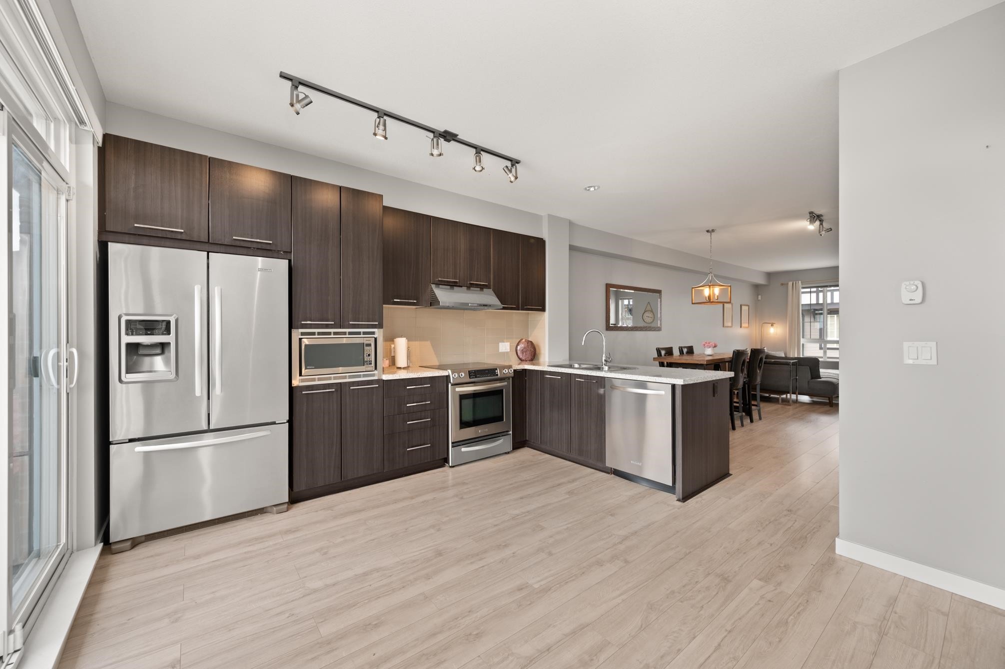 27-1338 Hames Crescent, Coquitlam, BC - Indoor Photo Showing Kitchen
