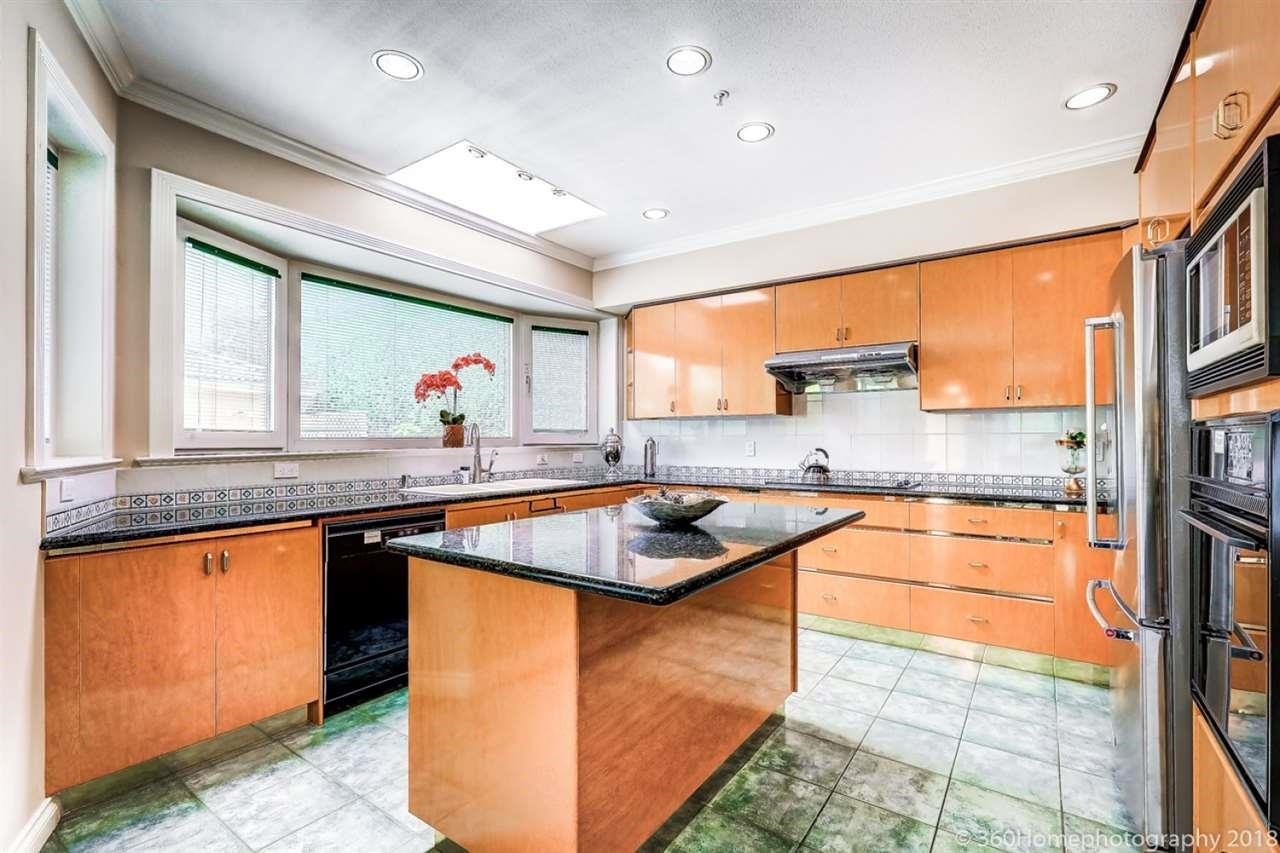6718 Arbutus Street, Vancouver, BC - Indoor Photo Showing Kitchen