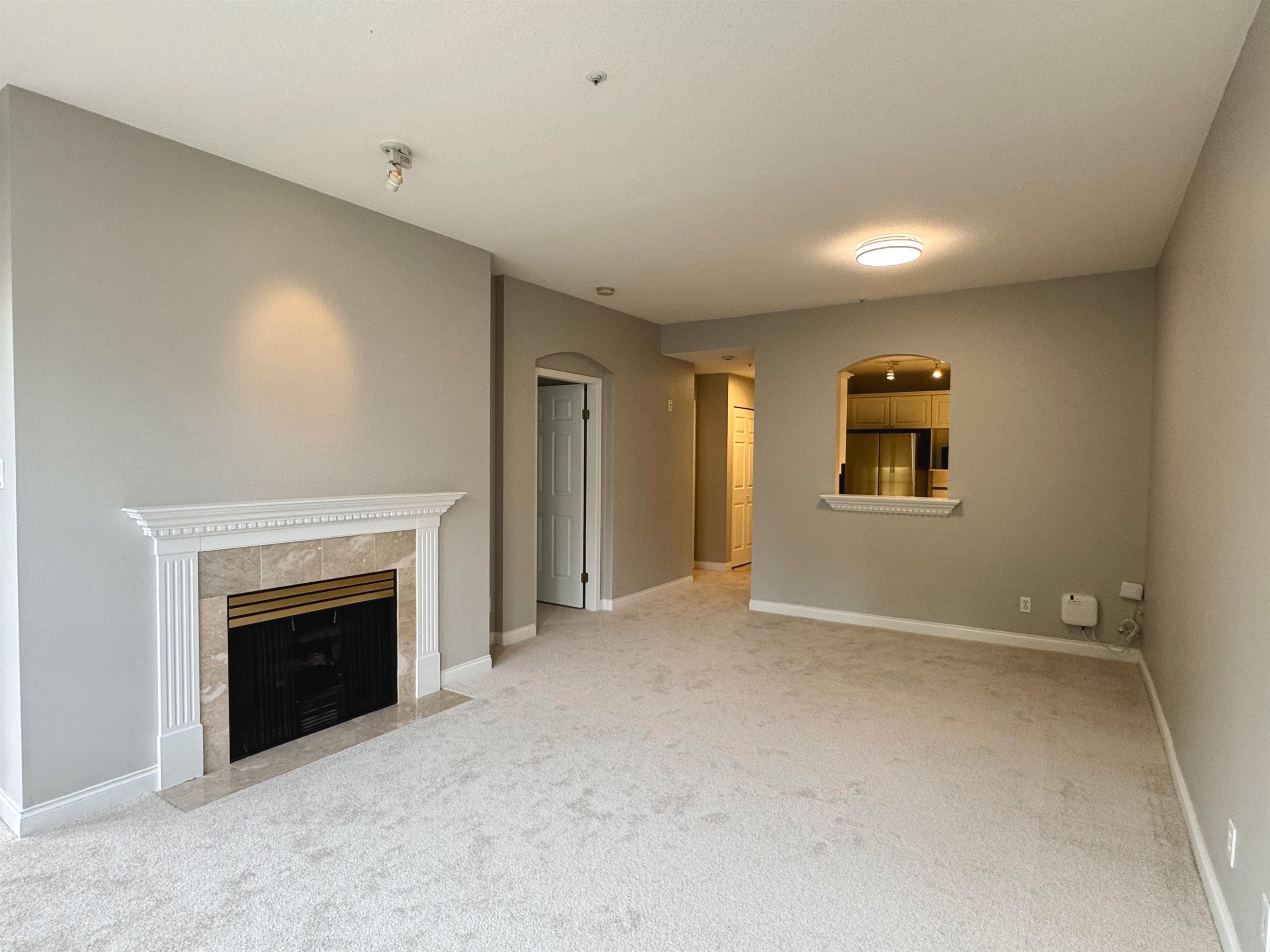 308-5835 Hampton Place E, Vancouver, BC - Indoor With Fireplace