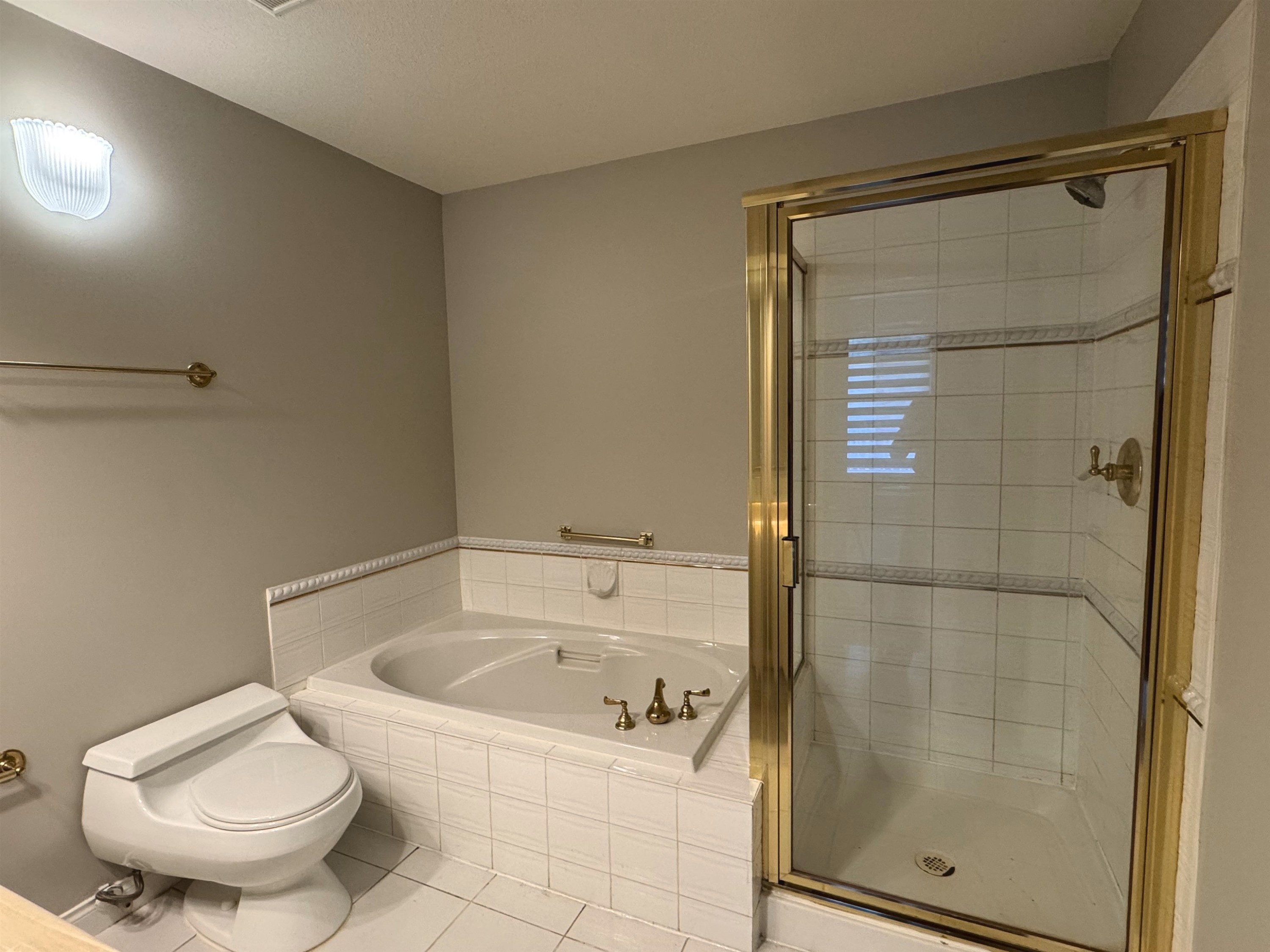 308-5835 Hampton Place E, Vancouver, BC - Indoor Photo Showing Bathroom