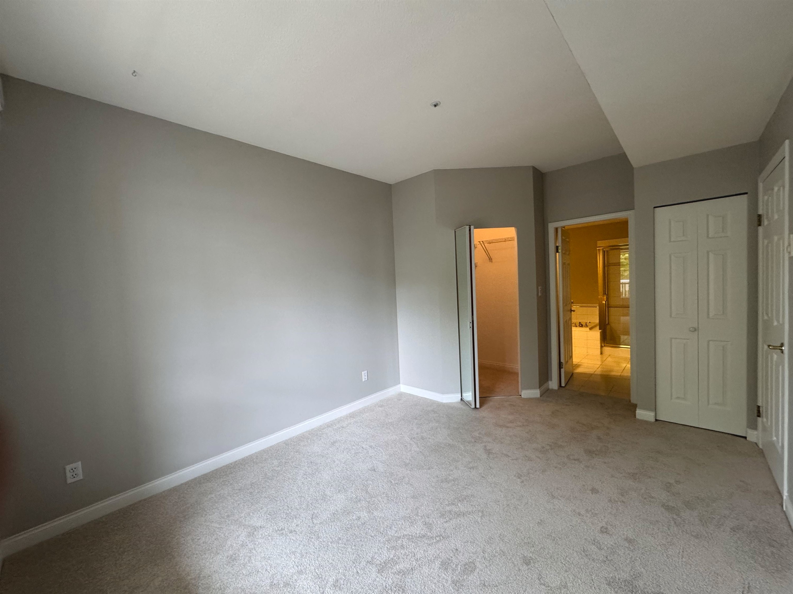 308-5835 Hampton Place E, Vancouver, BC - Indoor Photo Showing Other Room