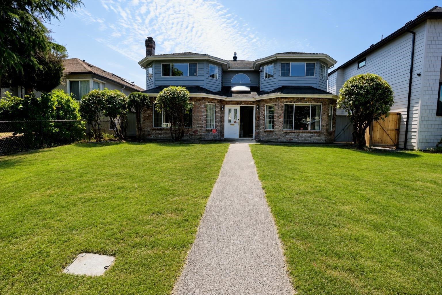 2718 Oliver Crescent, Vancouver, BC - Outdoor With Facade