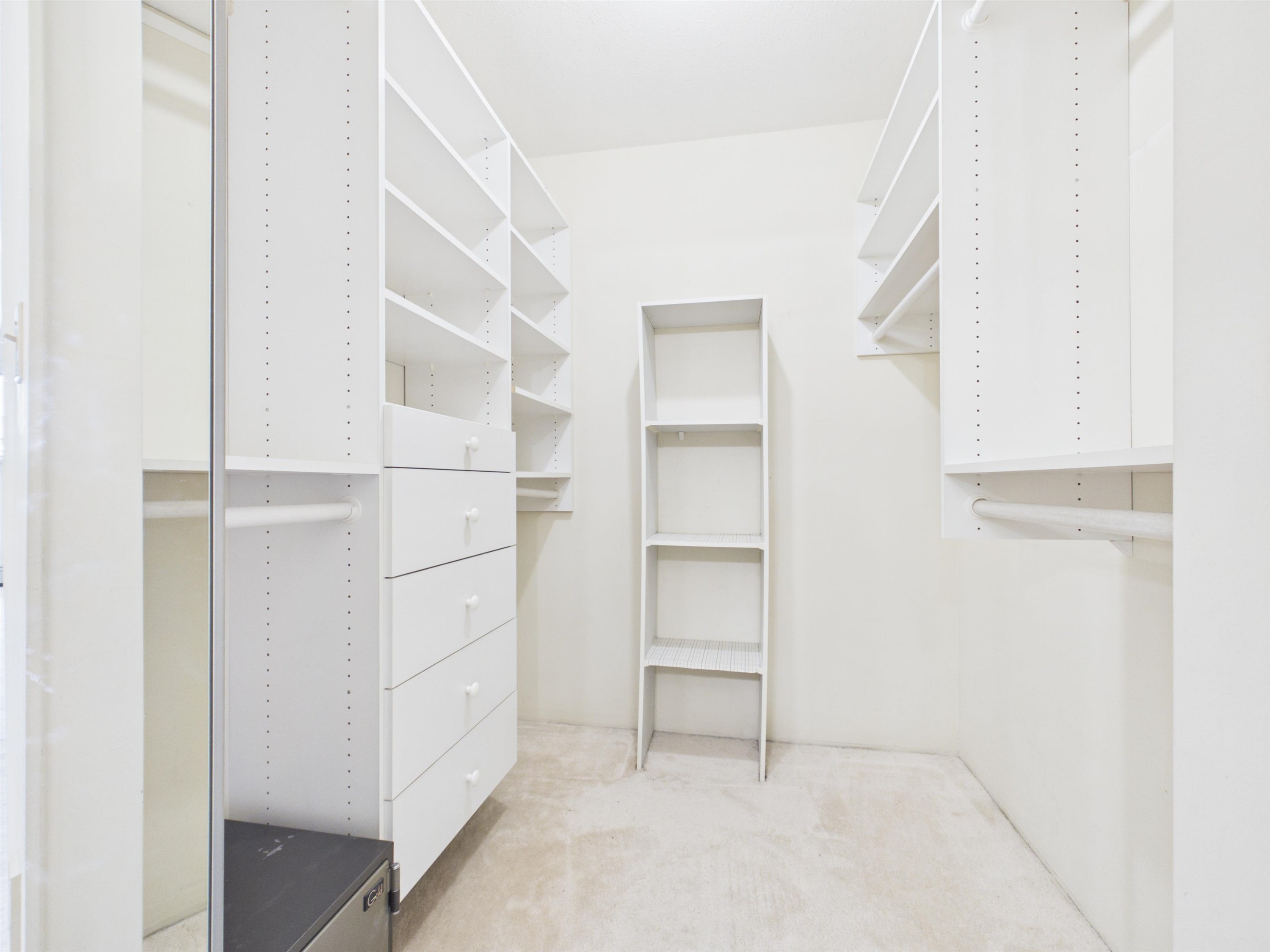 2718 Oliver Crescent, Vancouver, BC - Indoor With Storage