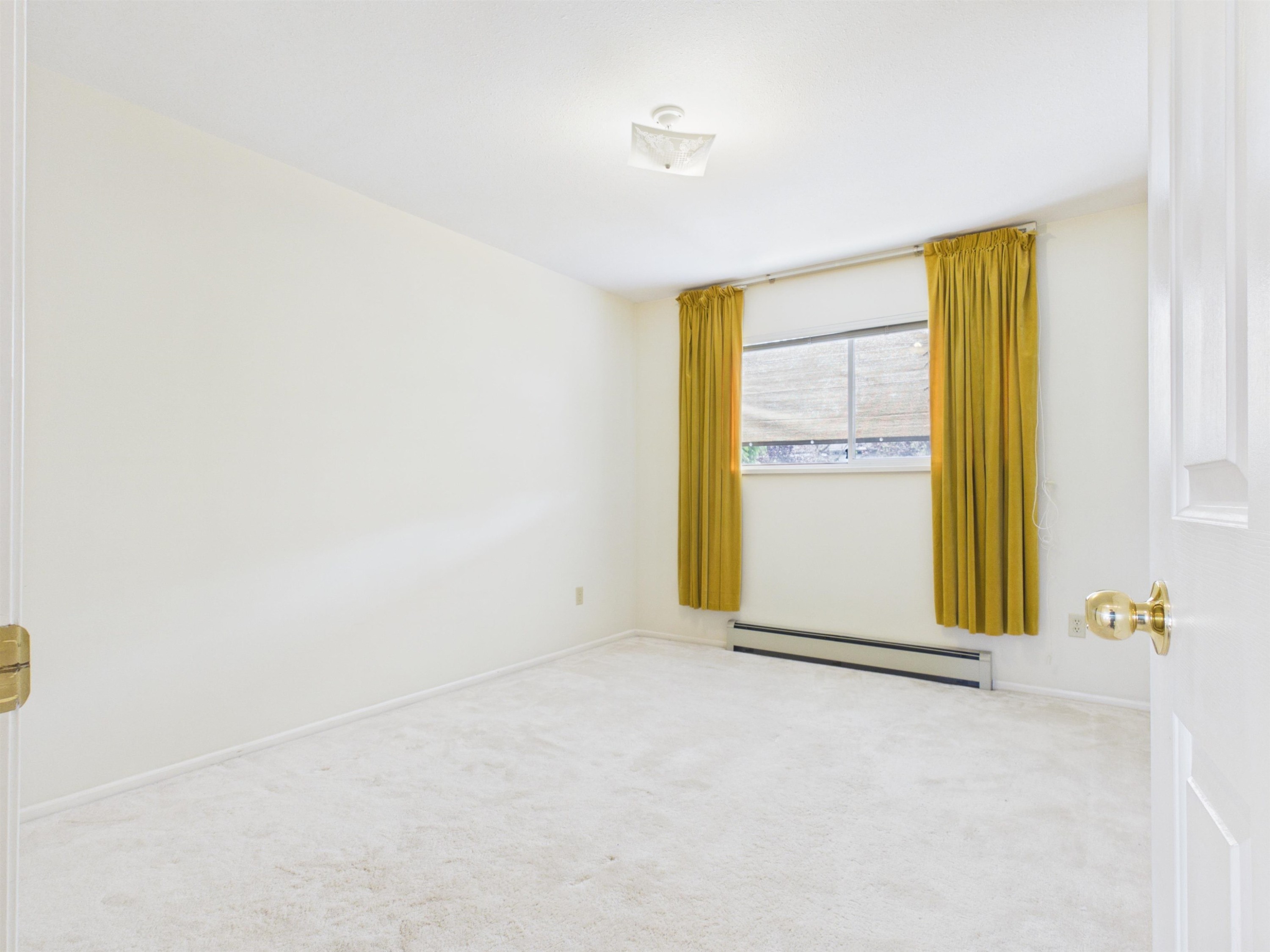 2718 Oliver Crescent, Vancouver, BC - Indoor Photo Showing Other Room