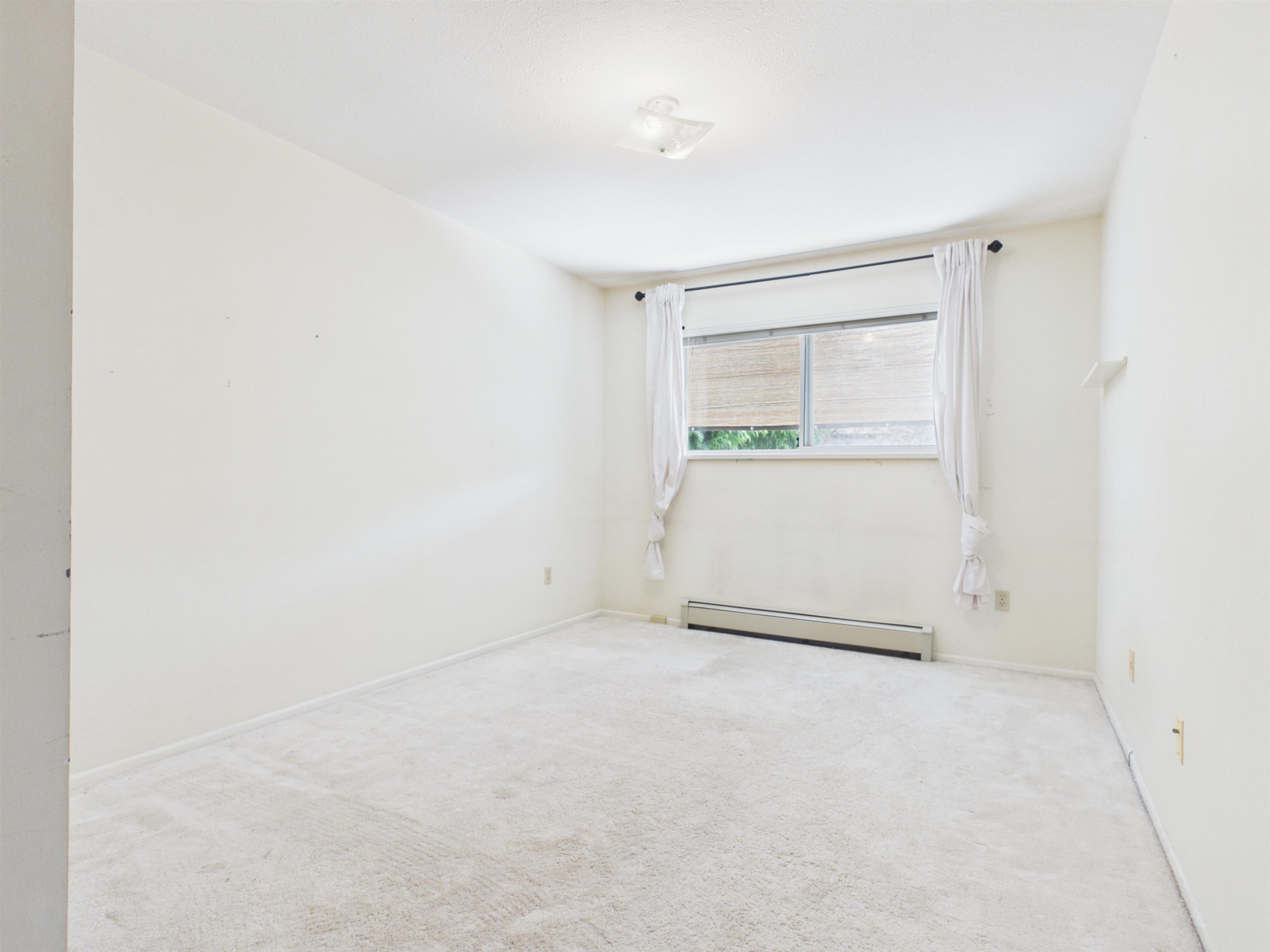 2718 Oliver Crescent, Vancouver, BC - Indoor Photo Showing Other Room
