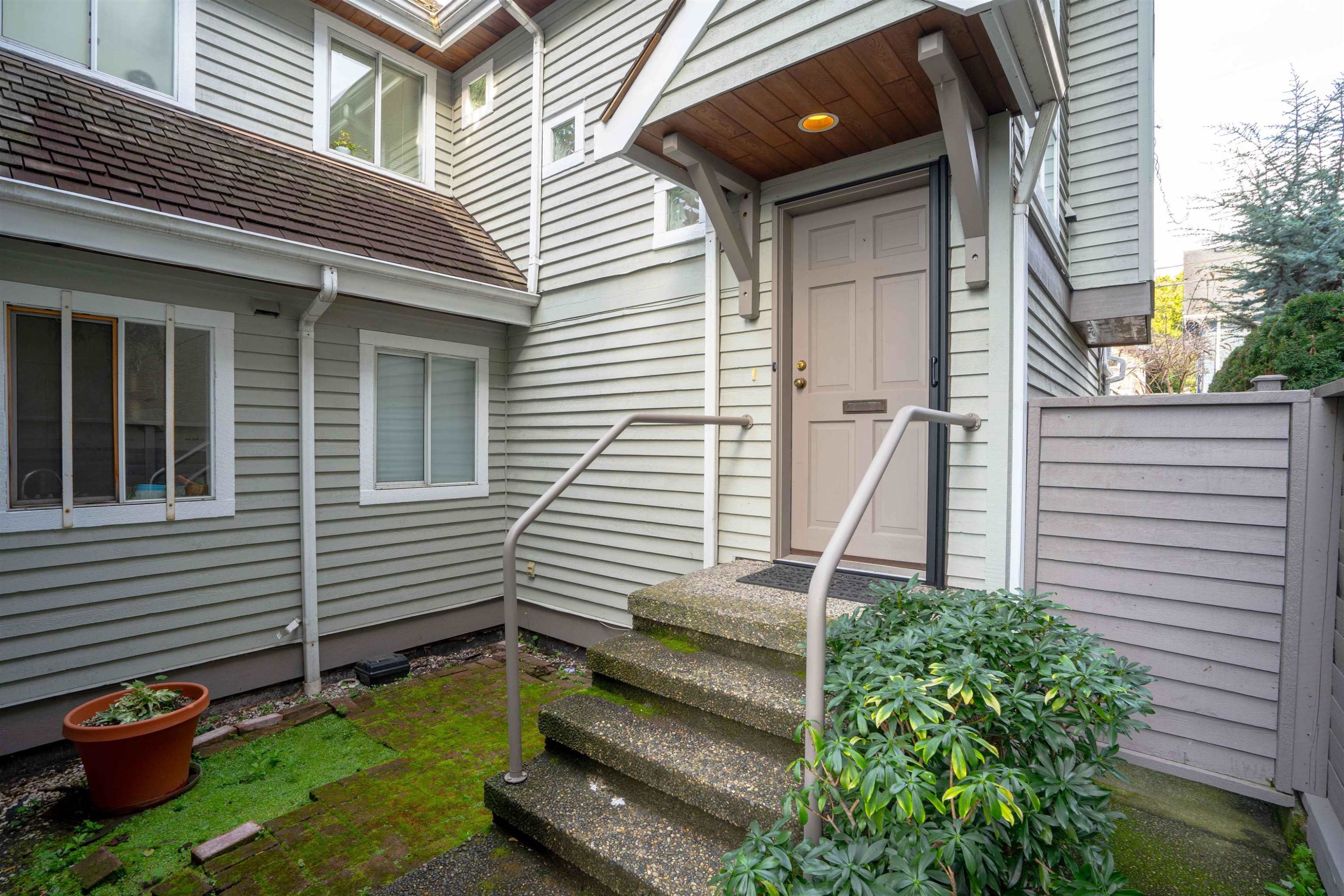 1346 Laburnum Street, Vancouver, BC - Outdoor With Exterior