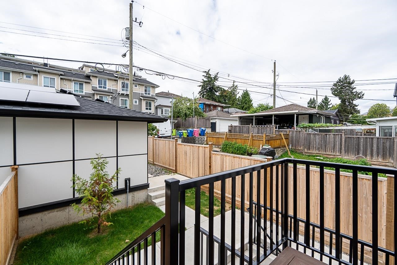 2826 Cheyenne Avenue, Vancouver, BC - Outdoor With Exterior