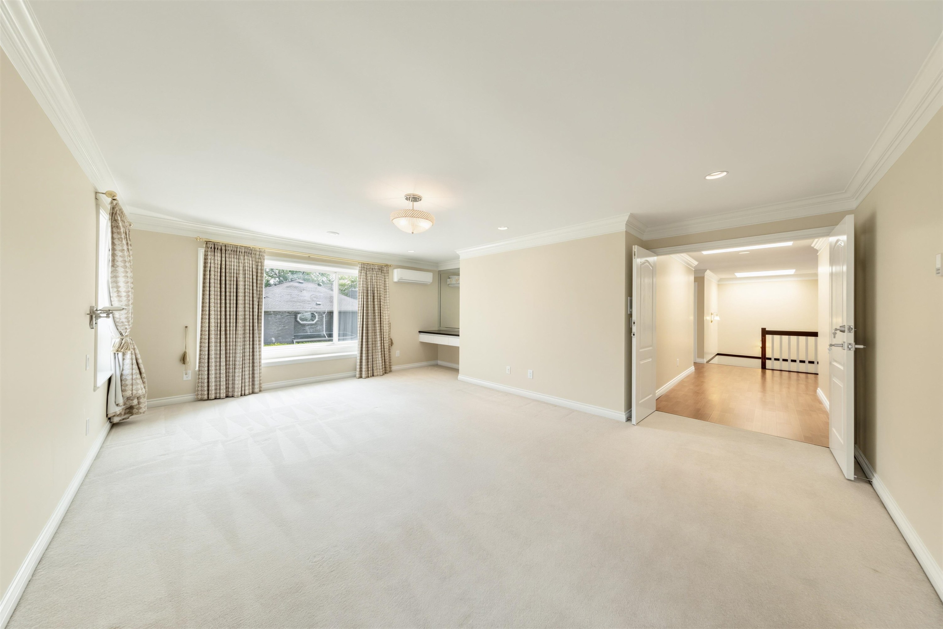 5160 Francis Road, Richmond, BC - Indoor Photo Showing Other Room