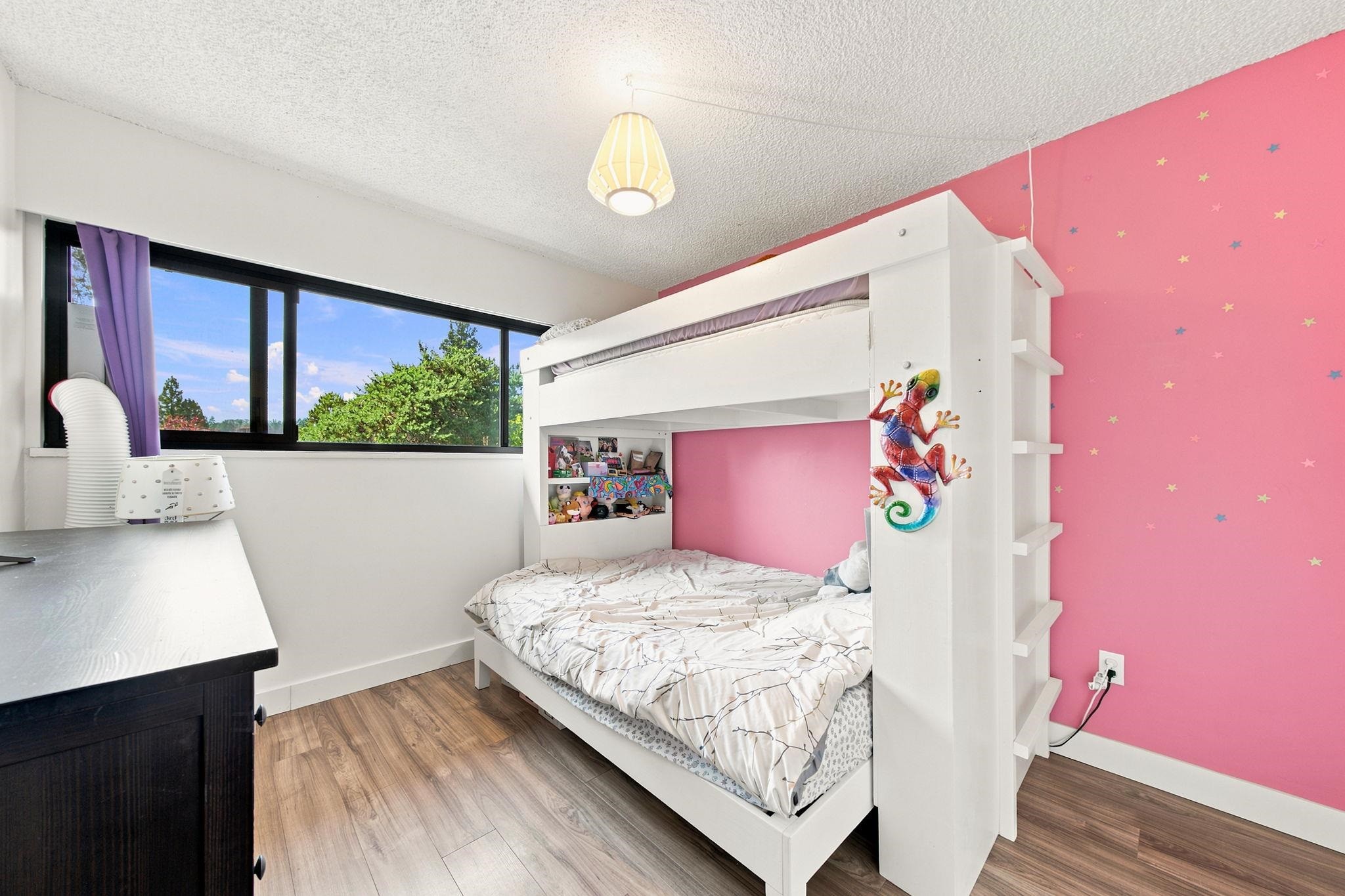 1079 Lillooet Road, North Vancouver, BC - Indoor Photo Showing Bedroom
