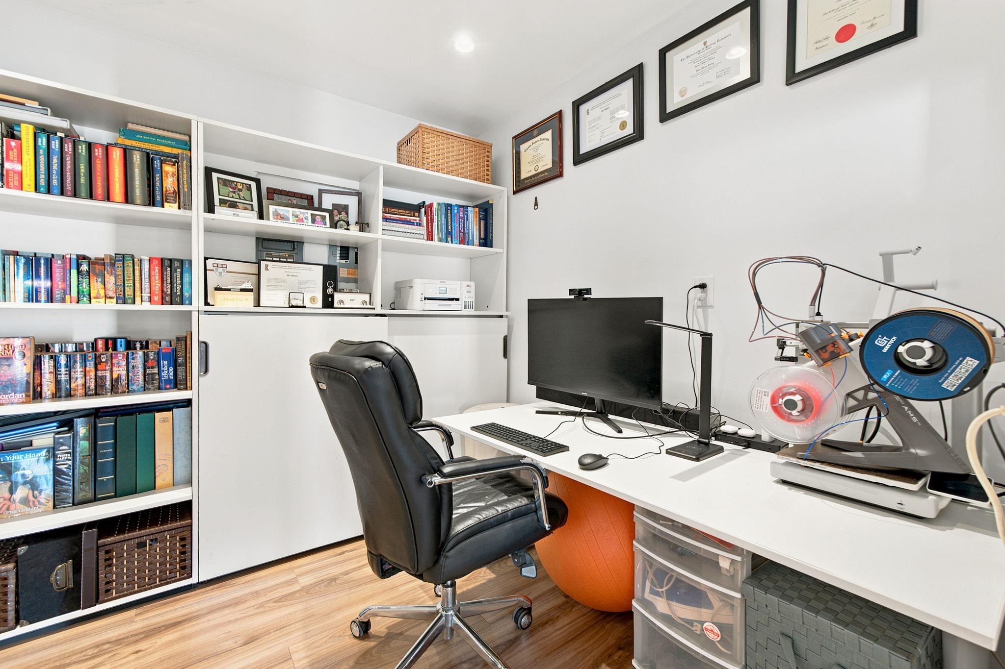 1079 Lillooet Road, North Vancouver, BC - Indoor Photo Showing Office