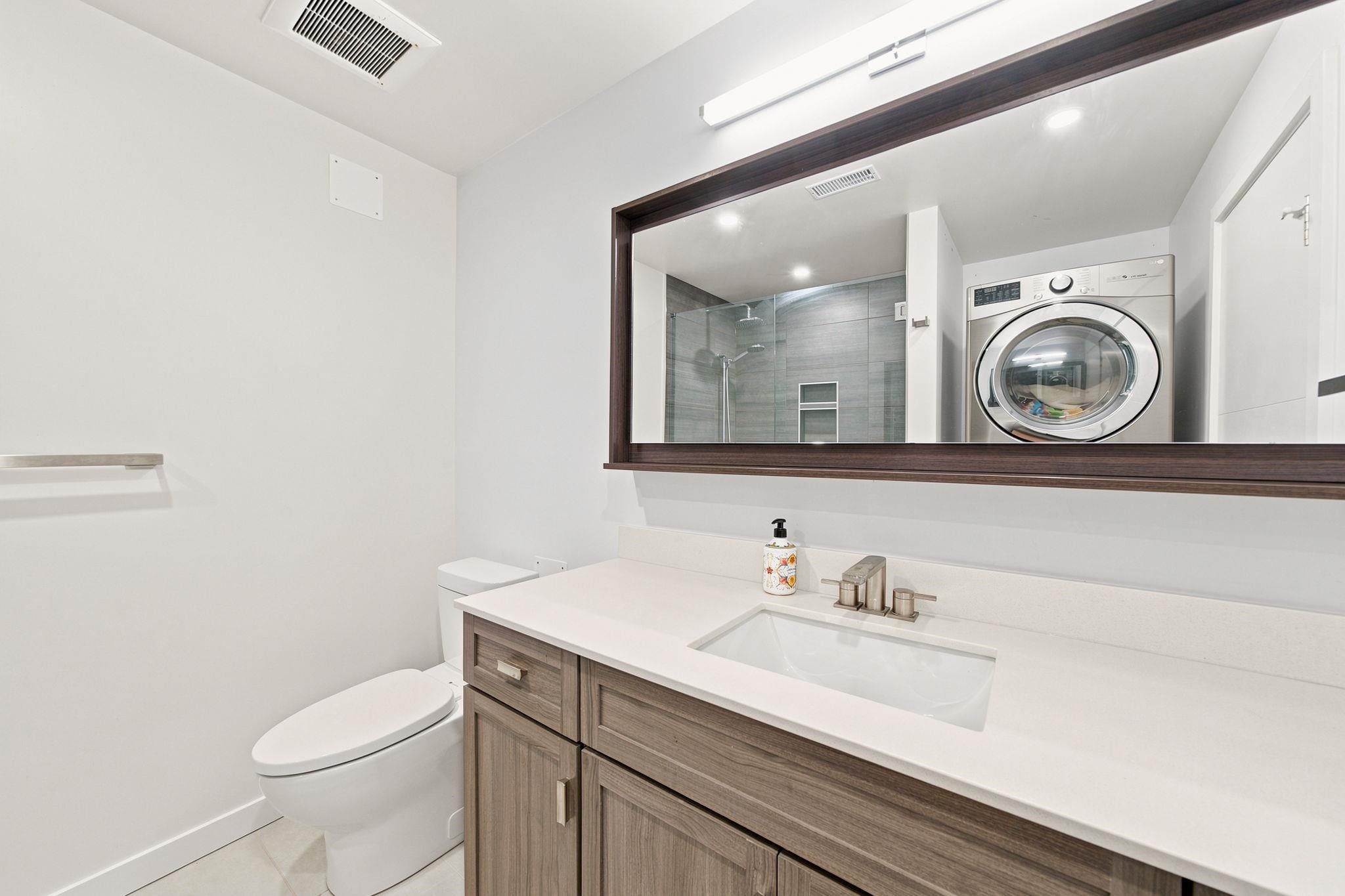1079 Lillooet Road, North Vancouver, BC - Indoor Photo Showing Bathroom
